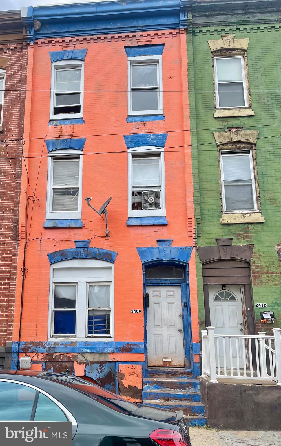3 Story Rehab Project Now Available. You can decide to use as a single family OR can convert into a Multi-Family with it's RM1 zoning. Great for buy and hold, or flip project. Cash only, seller is looking for a clean and 2 week close. Title is in.