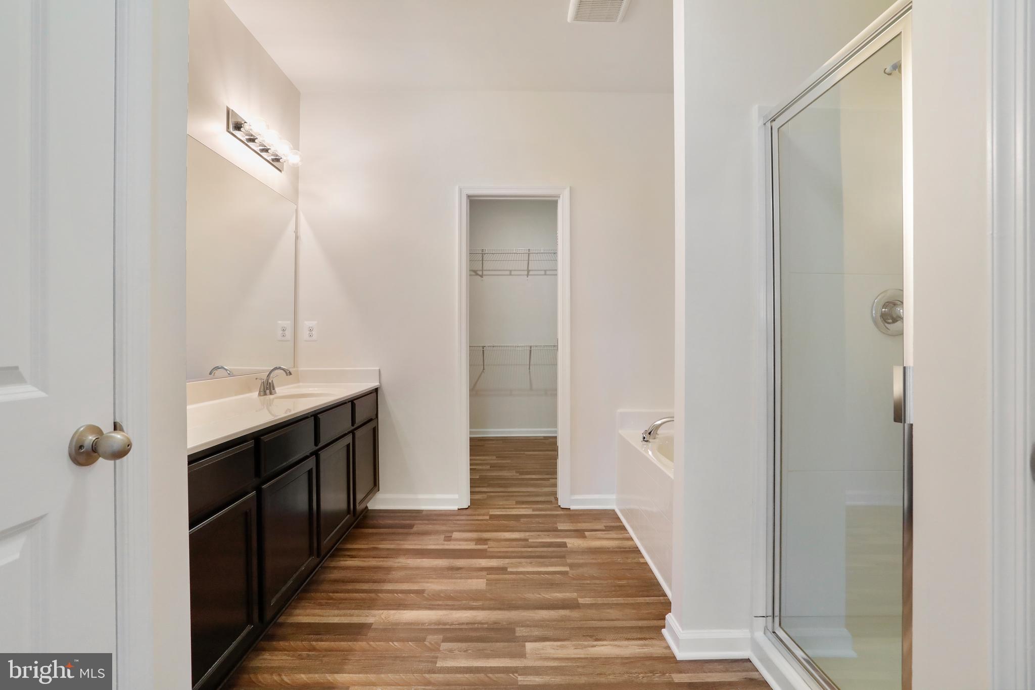 MCGINNIS POINT - Residential