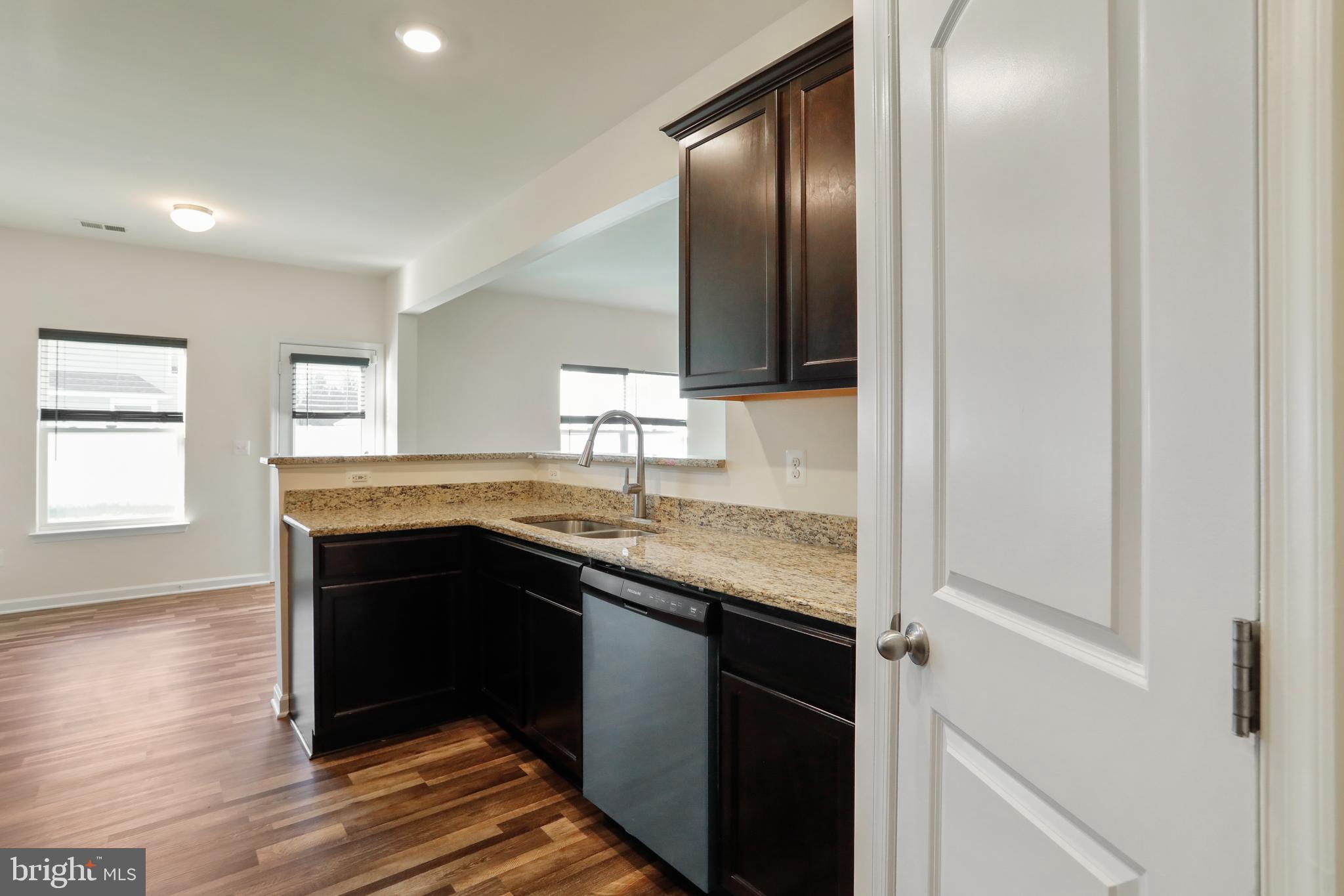 MCGINNIS POINT - Residential