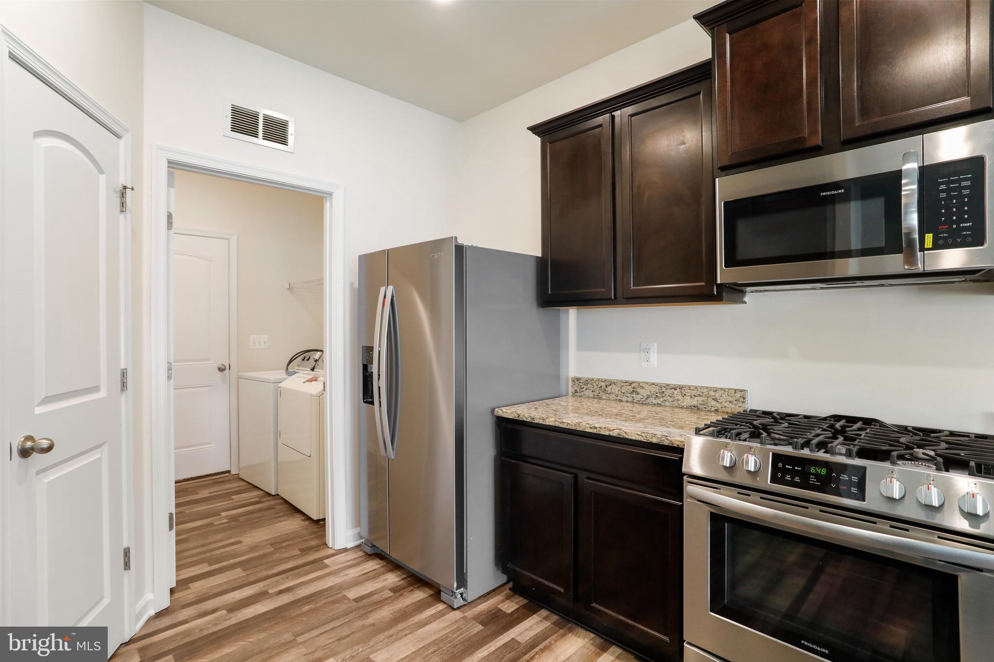 MCGINNIS POINT - Residential