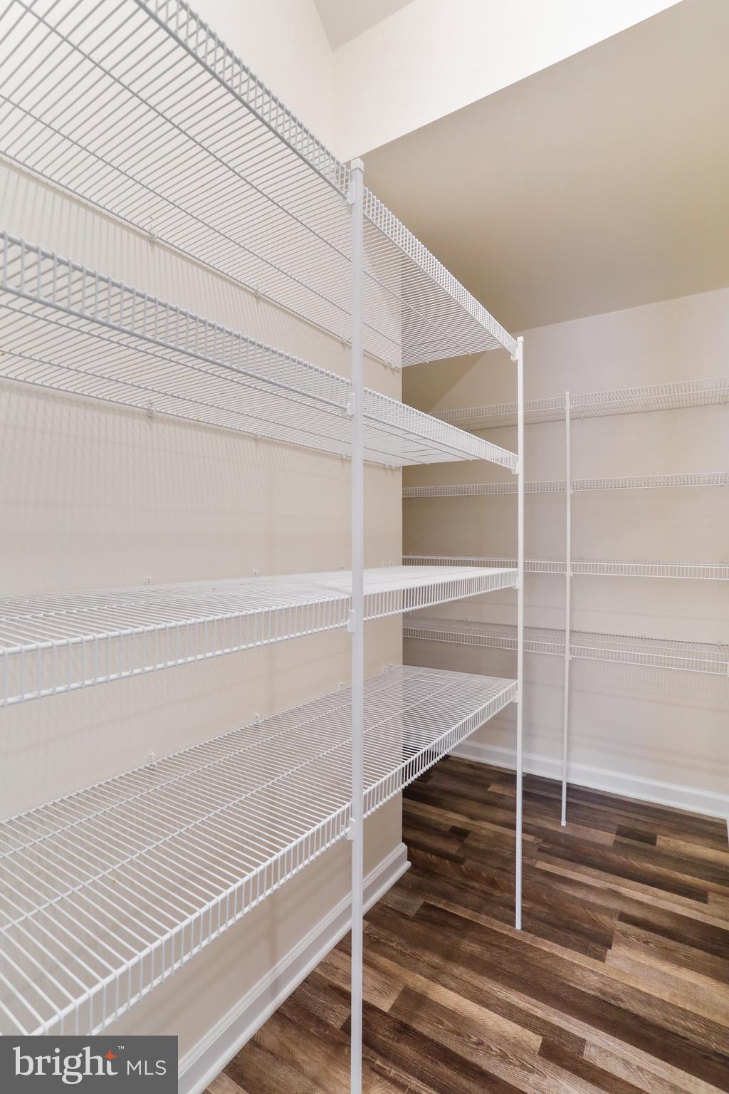 MCGINNIS POINT - Residential