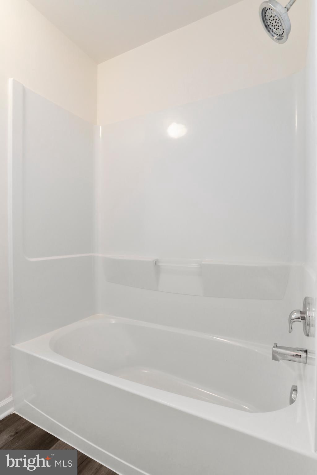 MCGINNIS POINT - Residential