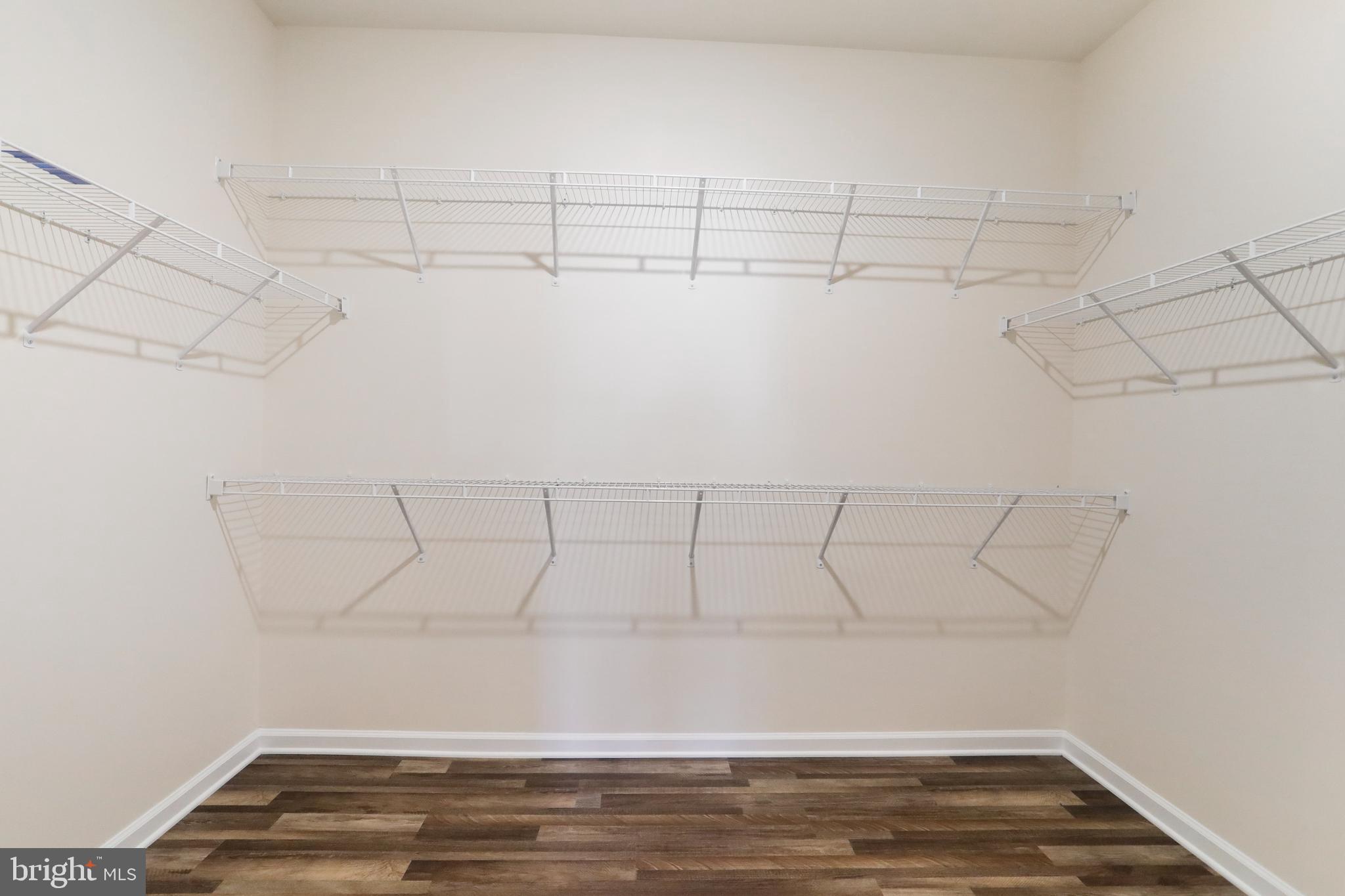 MCGINNIS POINT - Residential