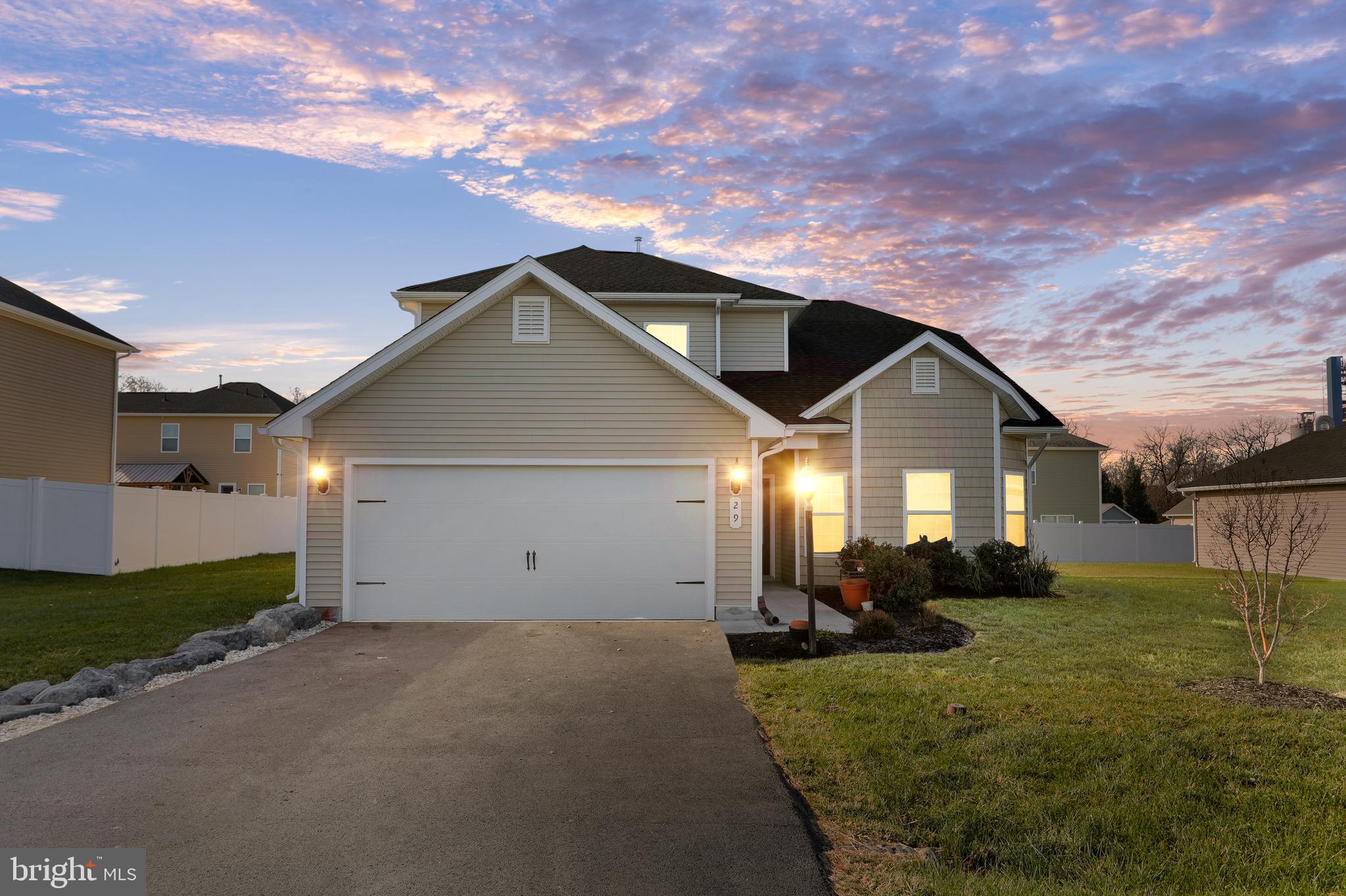 MCGINNIS POINT - Residential