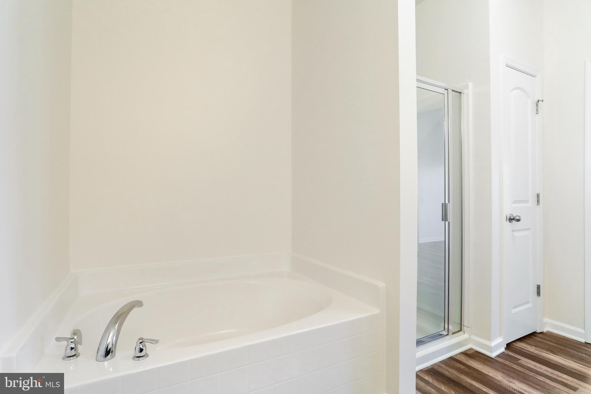 MCGINNIS POINT - Residential