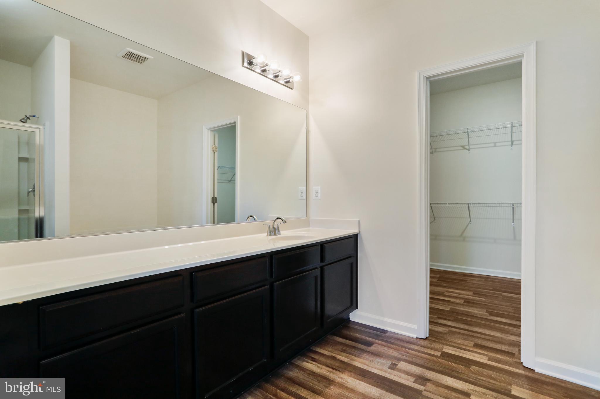 MCGINNIS POINT - Residential