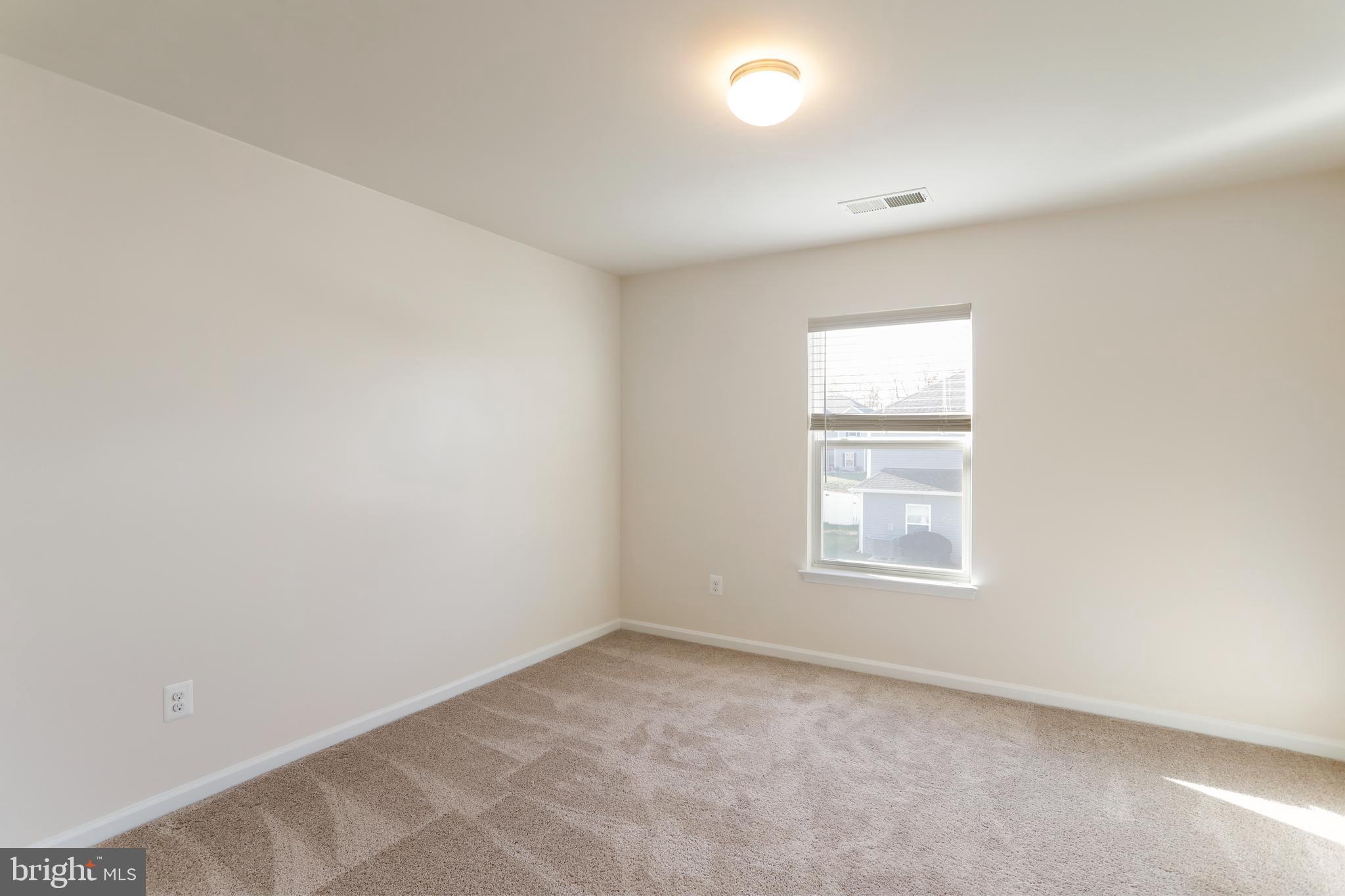 MCGINNIS POINT - Residential