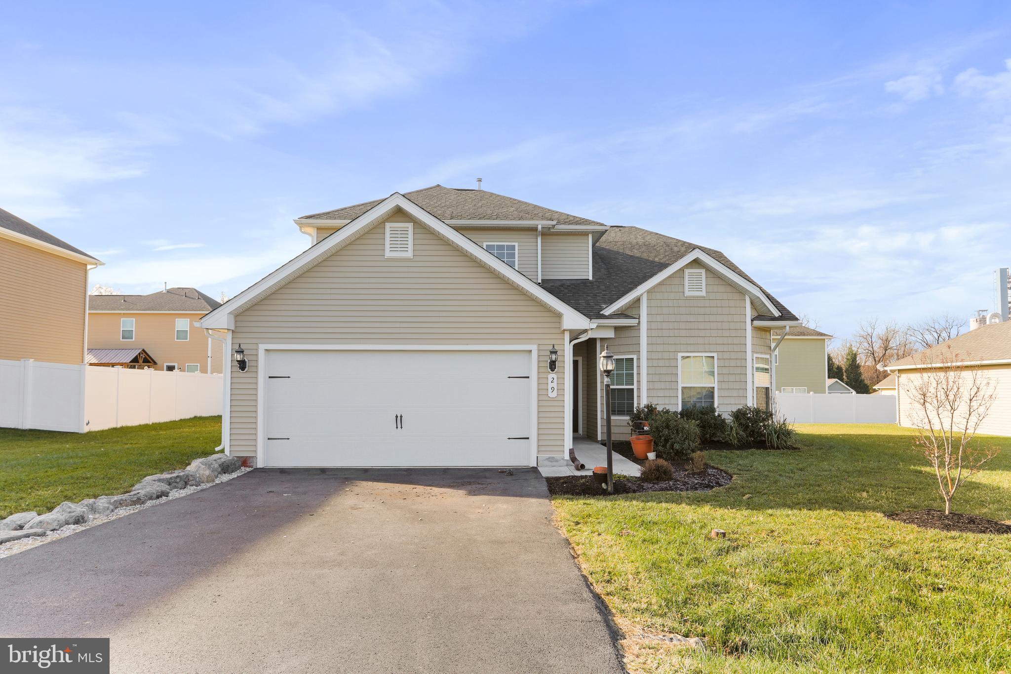 MCGINNIS POINT - Residential