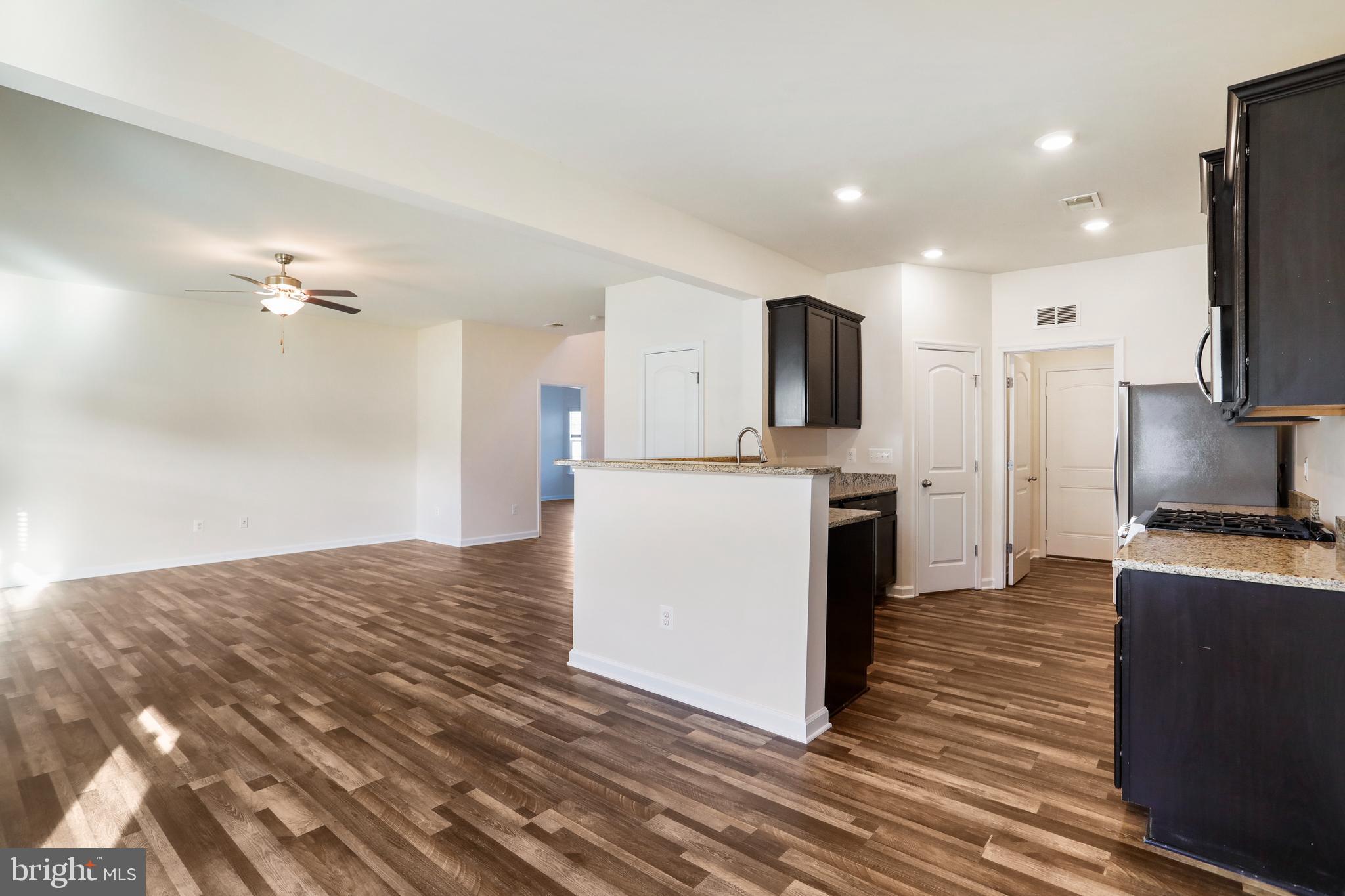 MCGINNIS POINT - Residential