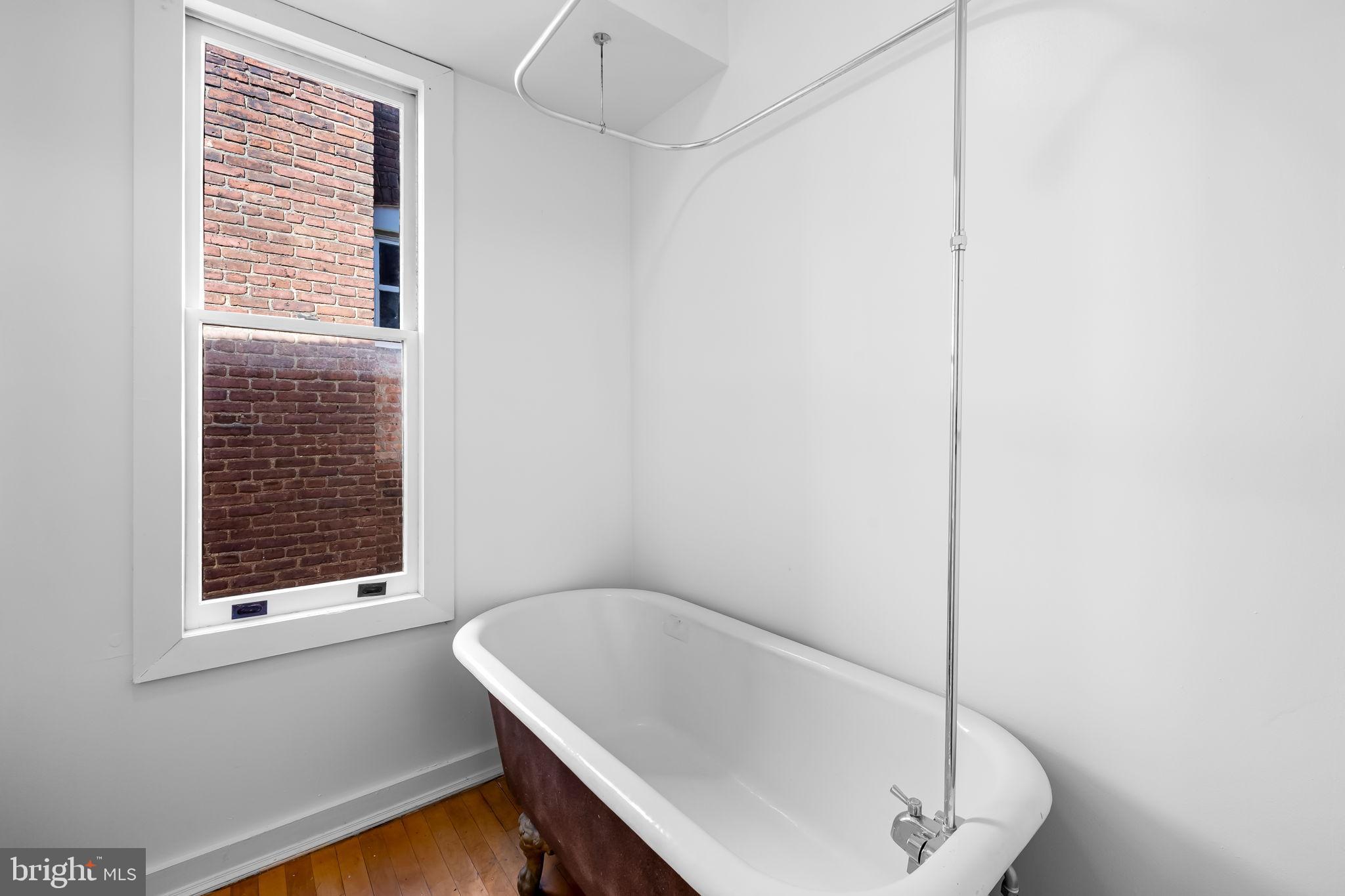 AUCHENTOROLY TERRACE HISTORIC DISTRICT - Residential Lease