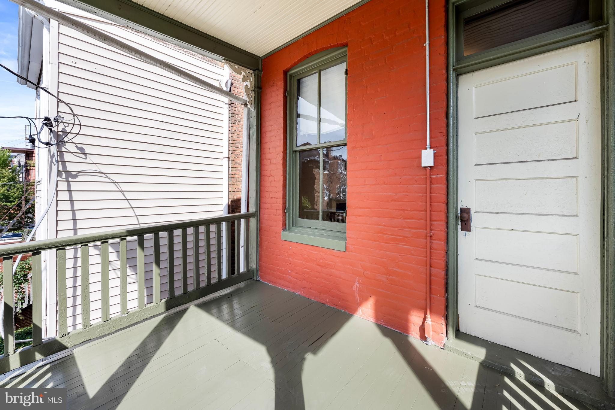 AUCHENTOROLY TERRACE HISTORIC DISTRICT - Residential Lease