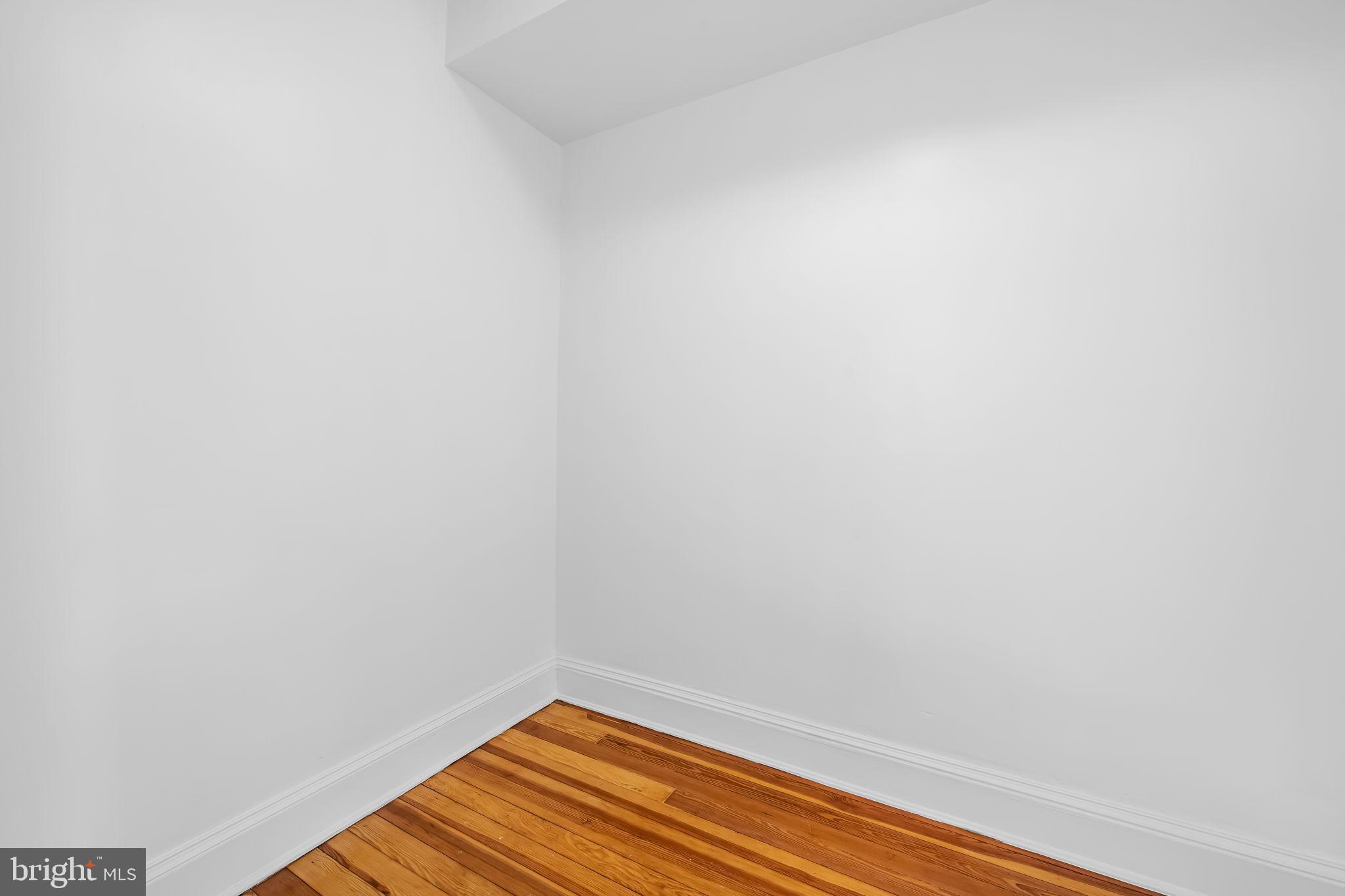 AUCHENTOROLY TERRACE HISTORIC DISTRICT - Residential Lease