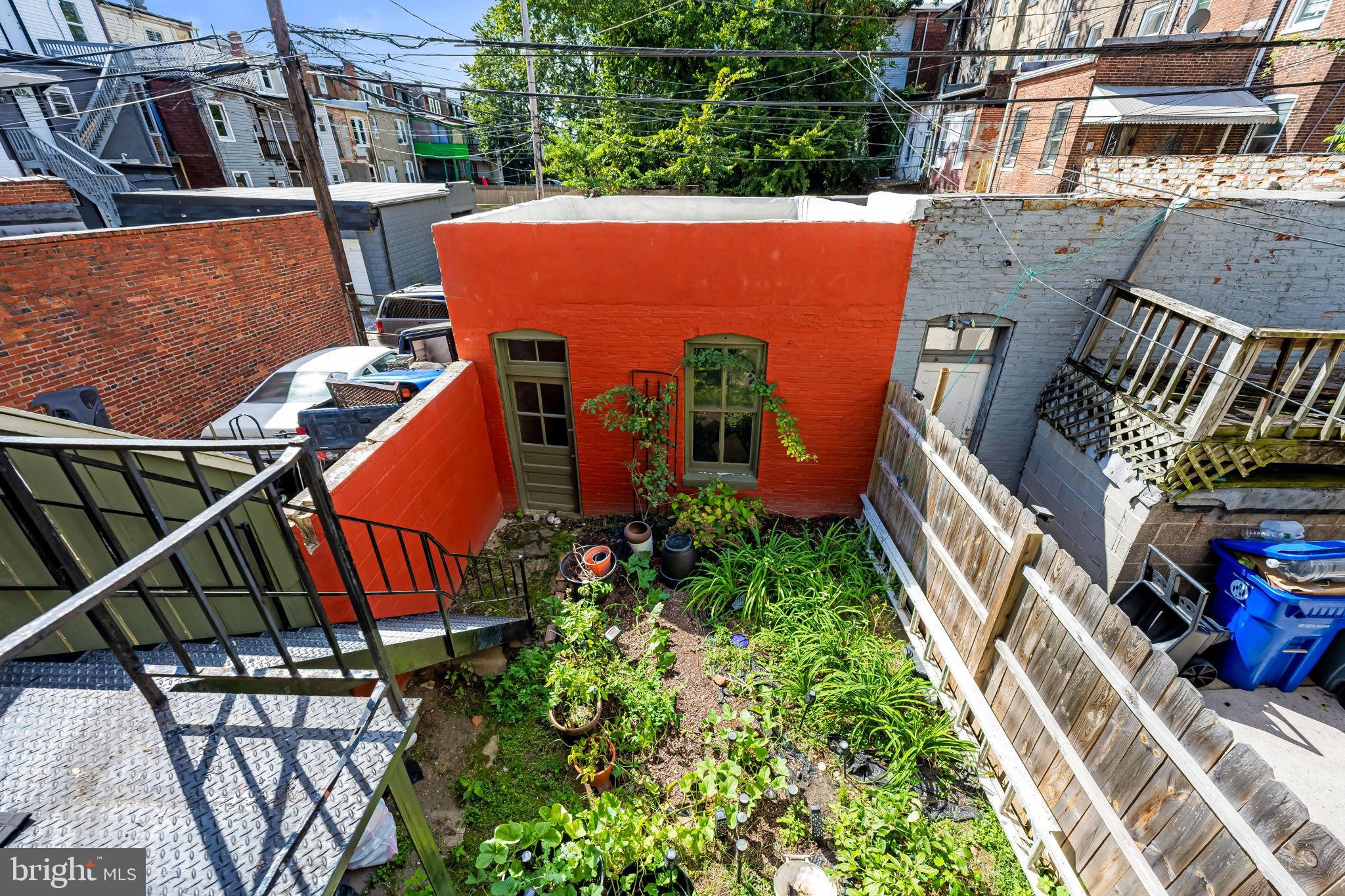 AUCHENTOROLY TERRACE HISTORIC DISTRICT - Residential Lease