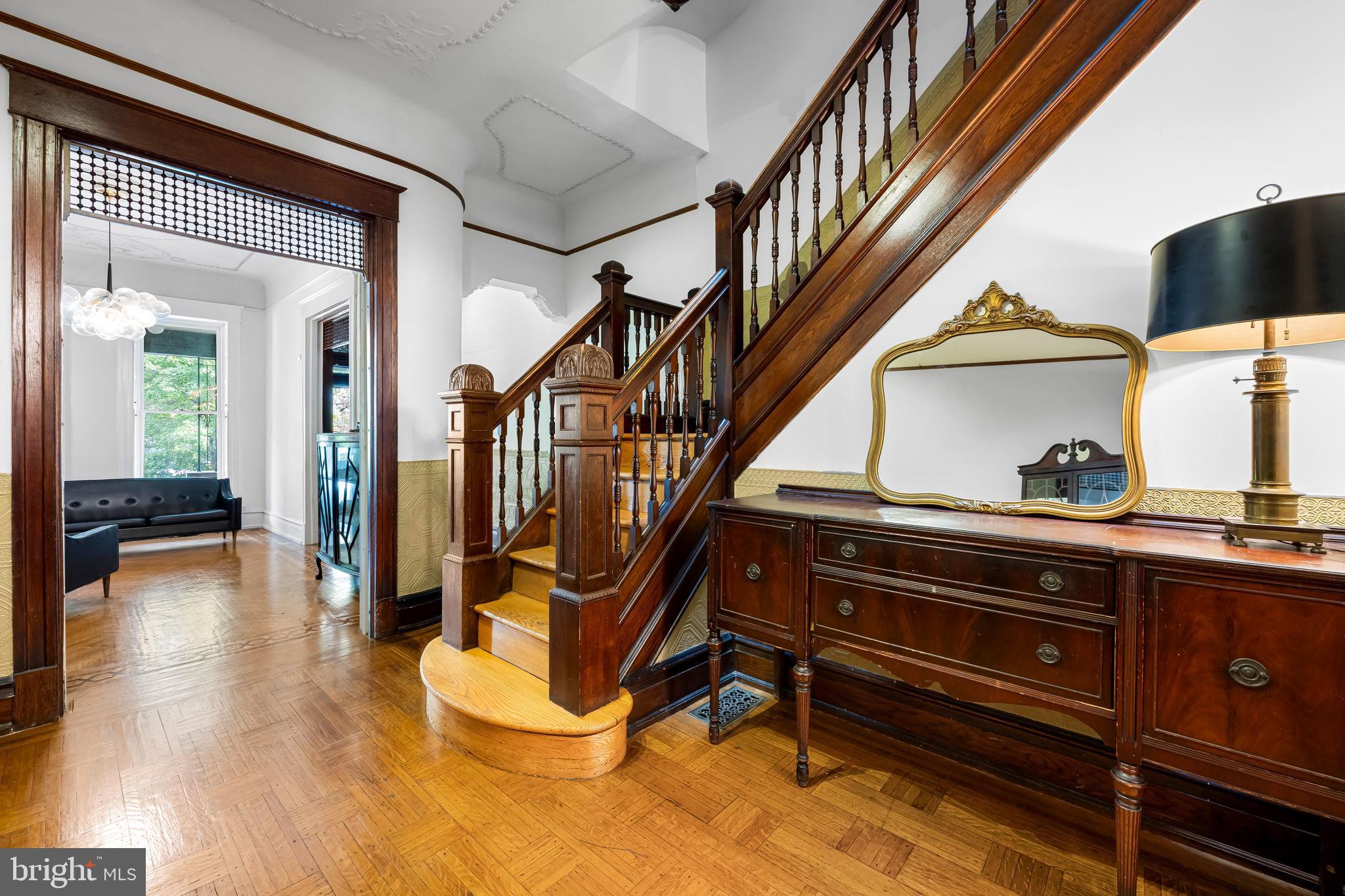 AUCHENTOROLY TERRACE HISTORIC DISTRICT - Residential Lease