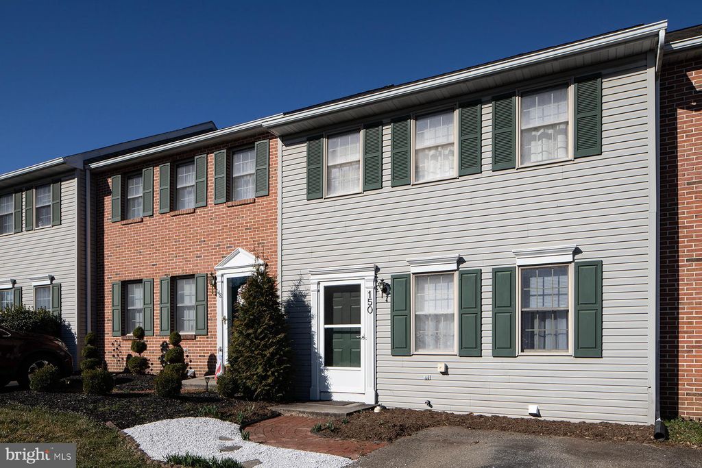 Photo of 150 SHERFIELD CT, ELIZABETHTOWN, PA 17022 (MLS # PALA2032316)