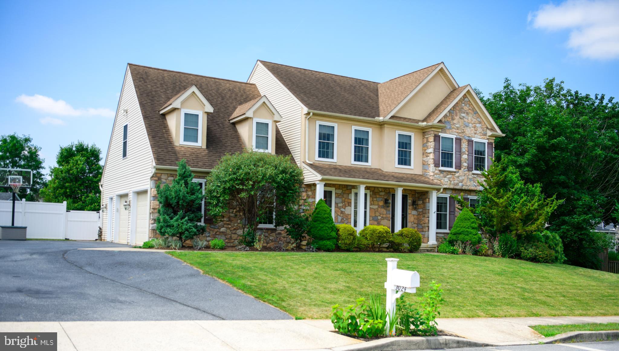 SUNSET RIDGE - Residential