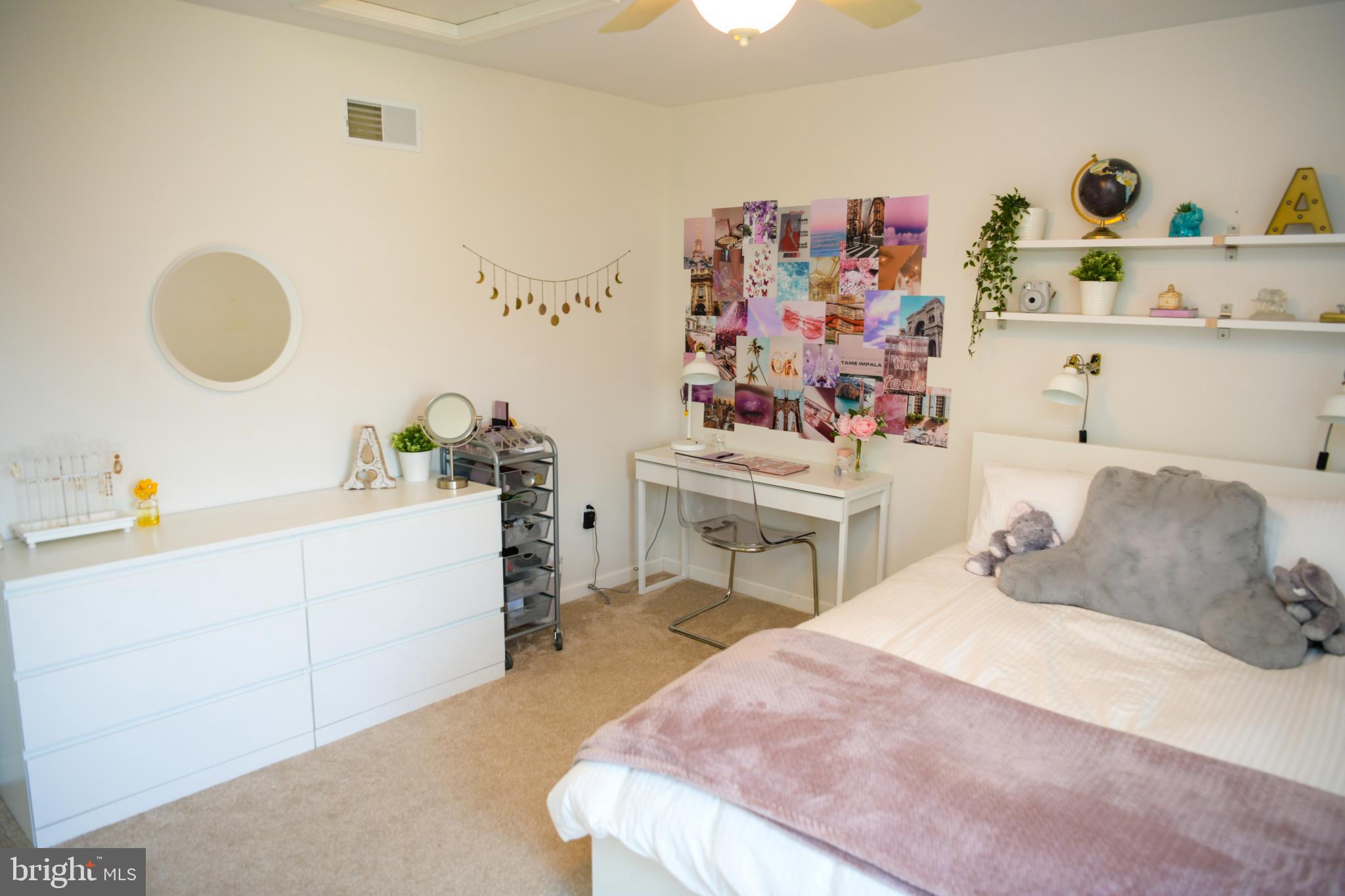 SUNSET RIDGE - Residential