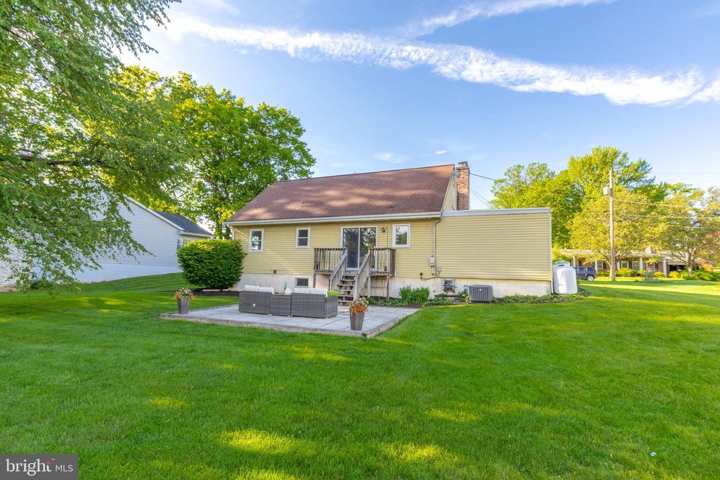 Photo of 246 Froelich Avenue, MOUNTVILLE, PA 17554 (MLS # PALA2068388)