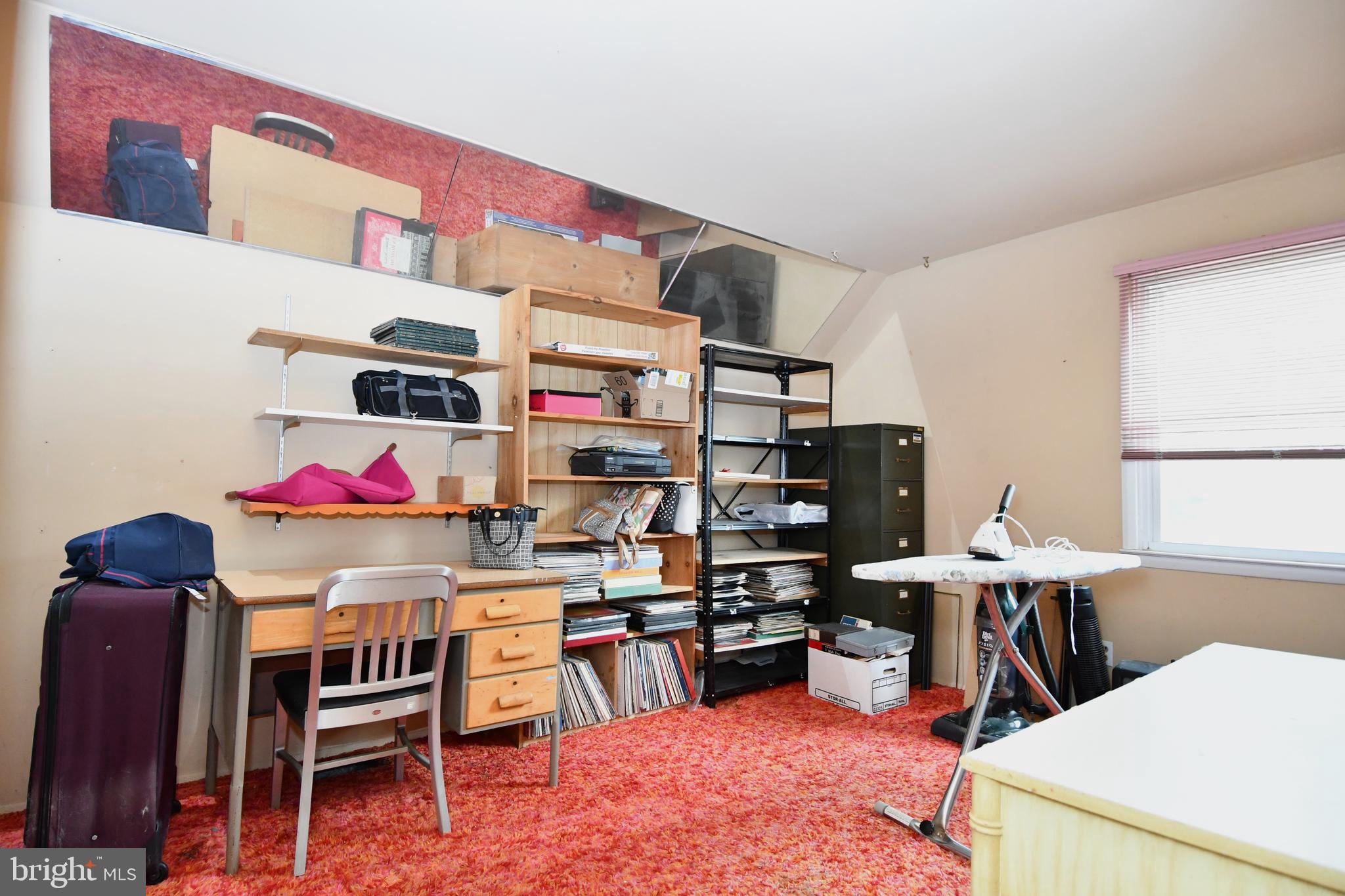 WESTBURY - Residential