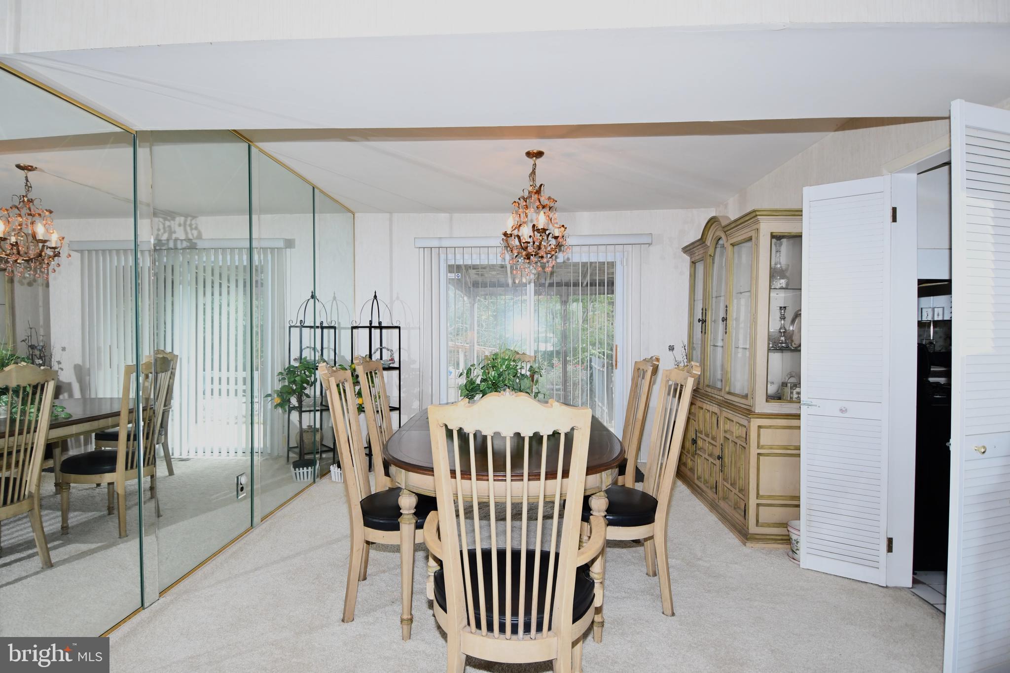 WESTBURY - Residential