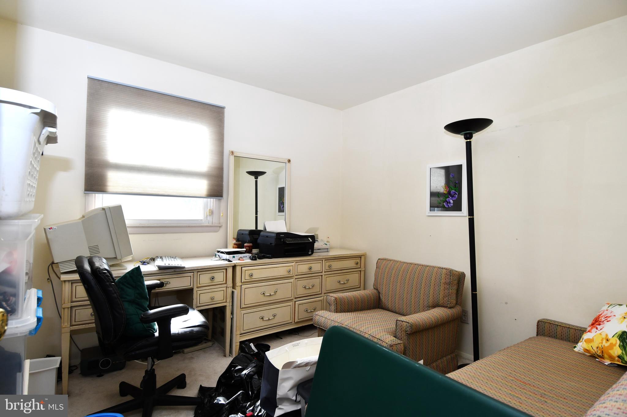 WESTBURY - Residential