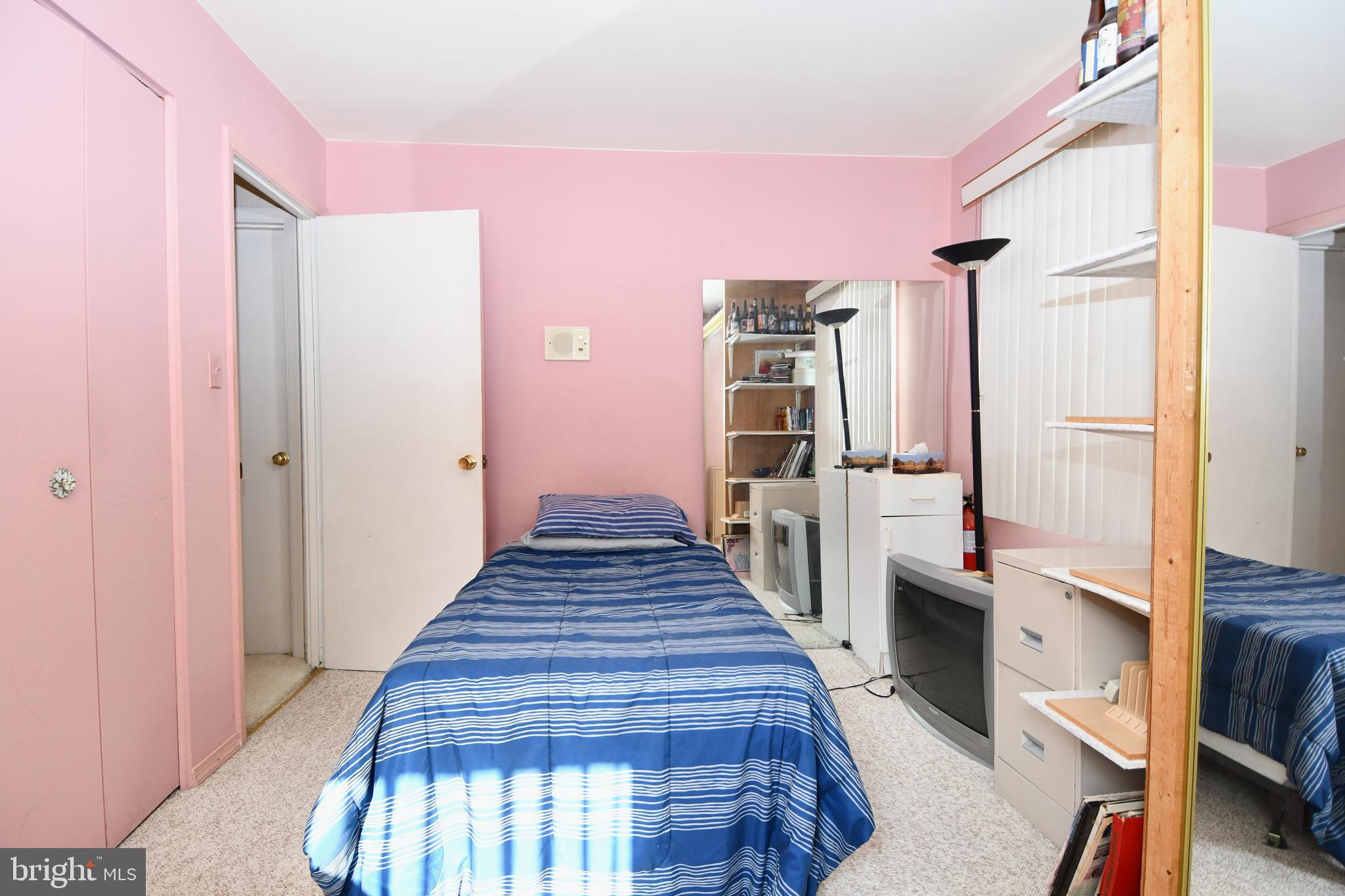 WESTBURY - Residential