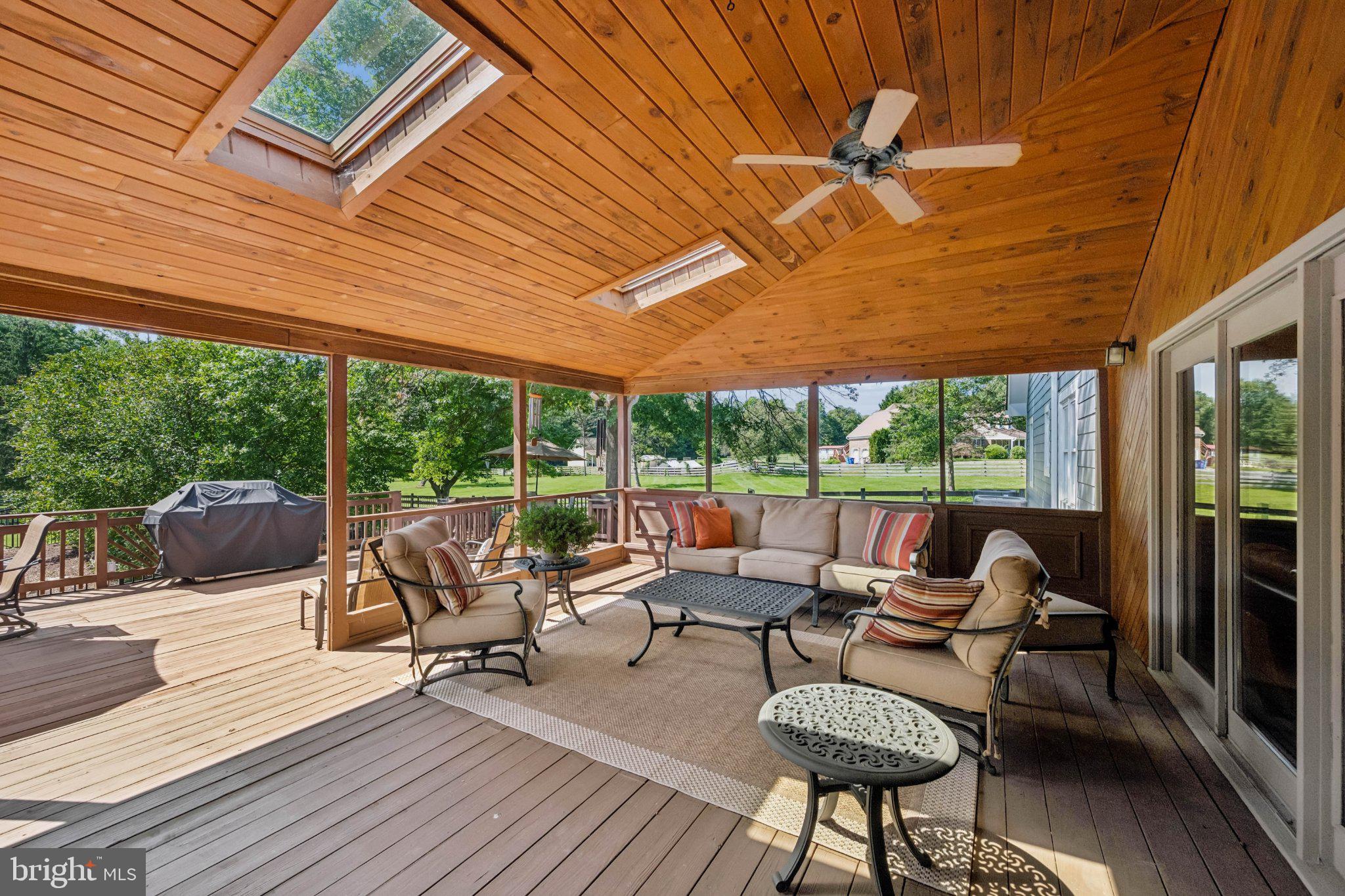 22400 ROLLING HILL LANE