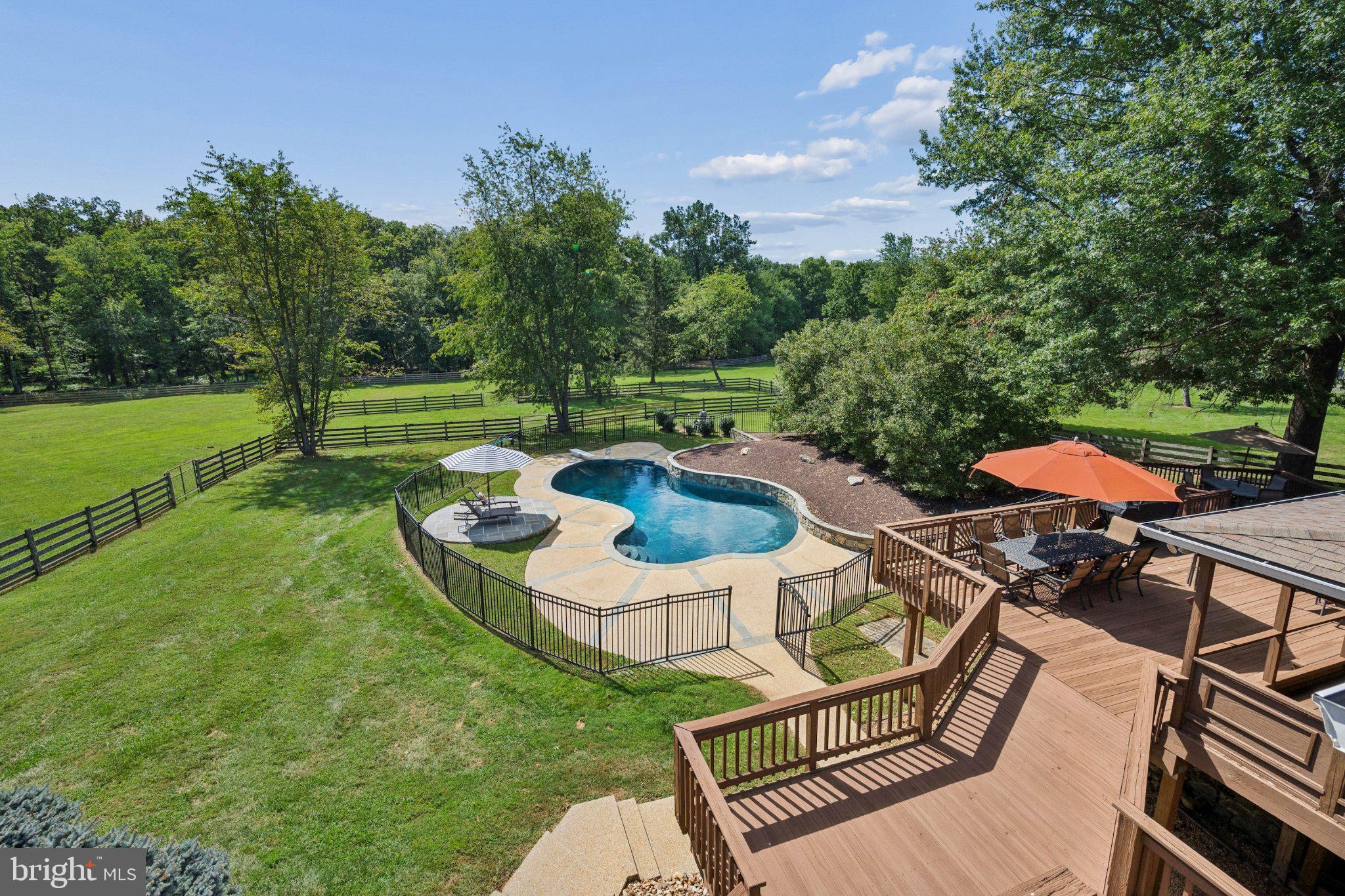 22400 ROLLING HILL LANE