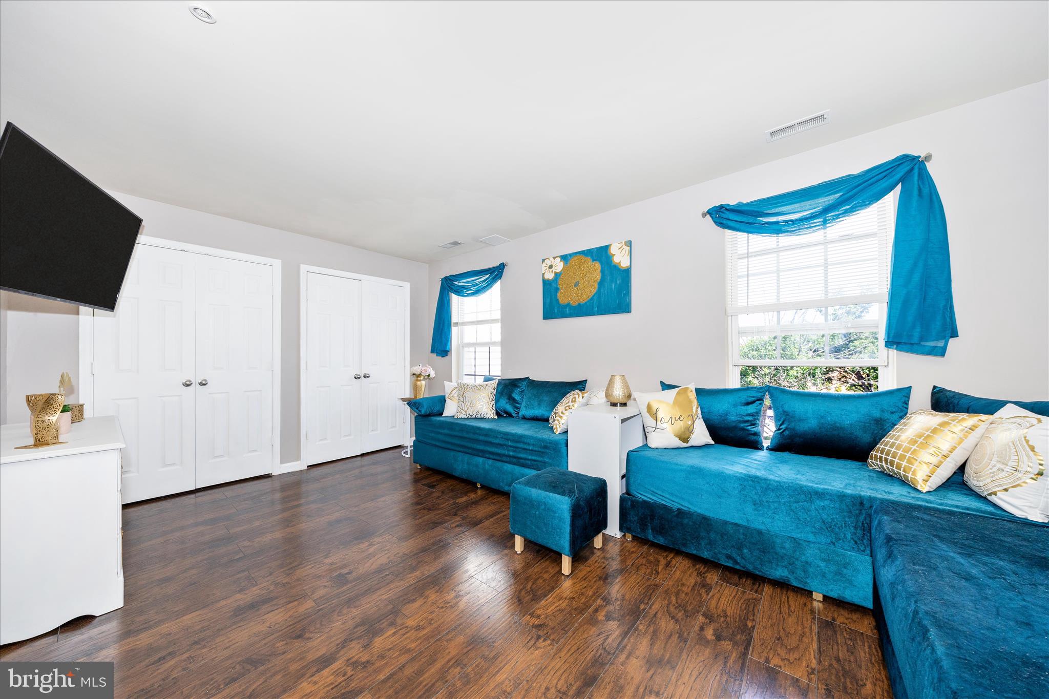 WESTVIEW CORPORATE CENTER - Residential
