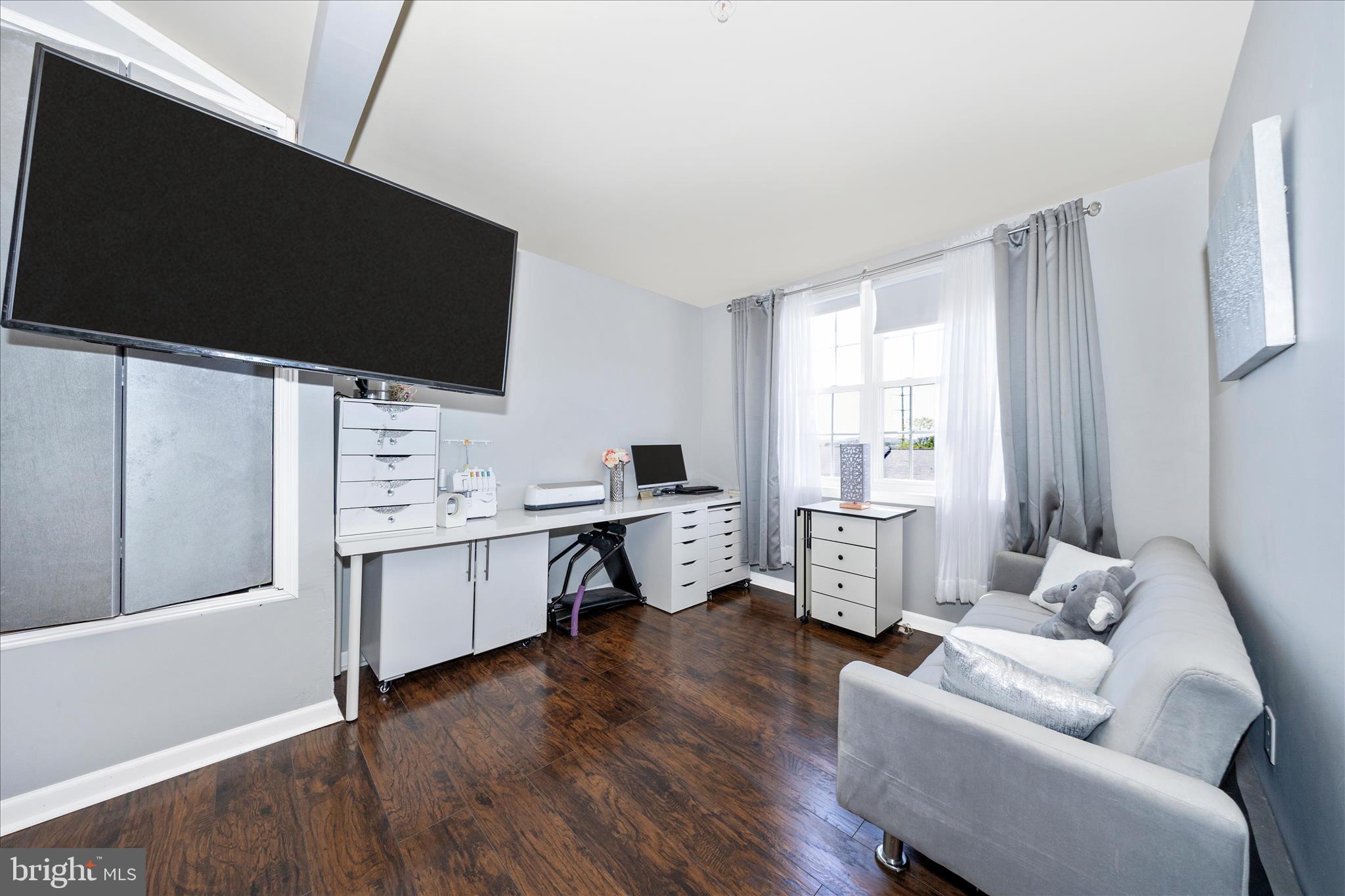 WESTVIEW CORPORATE CENTER - Residential