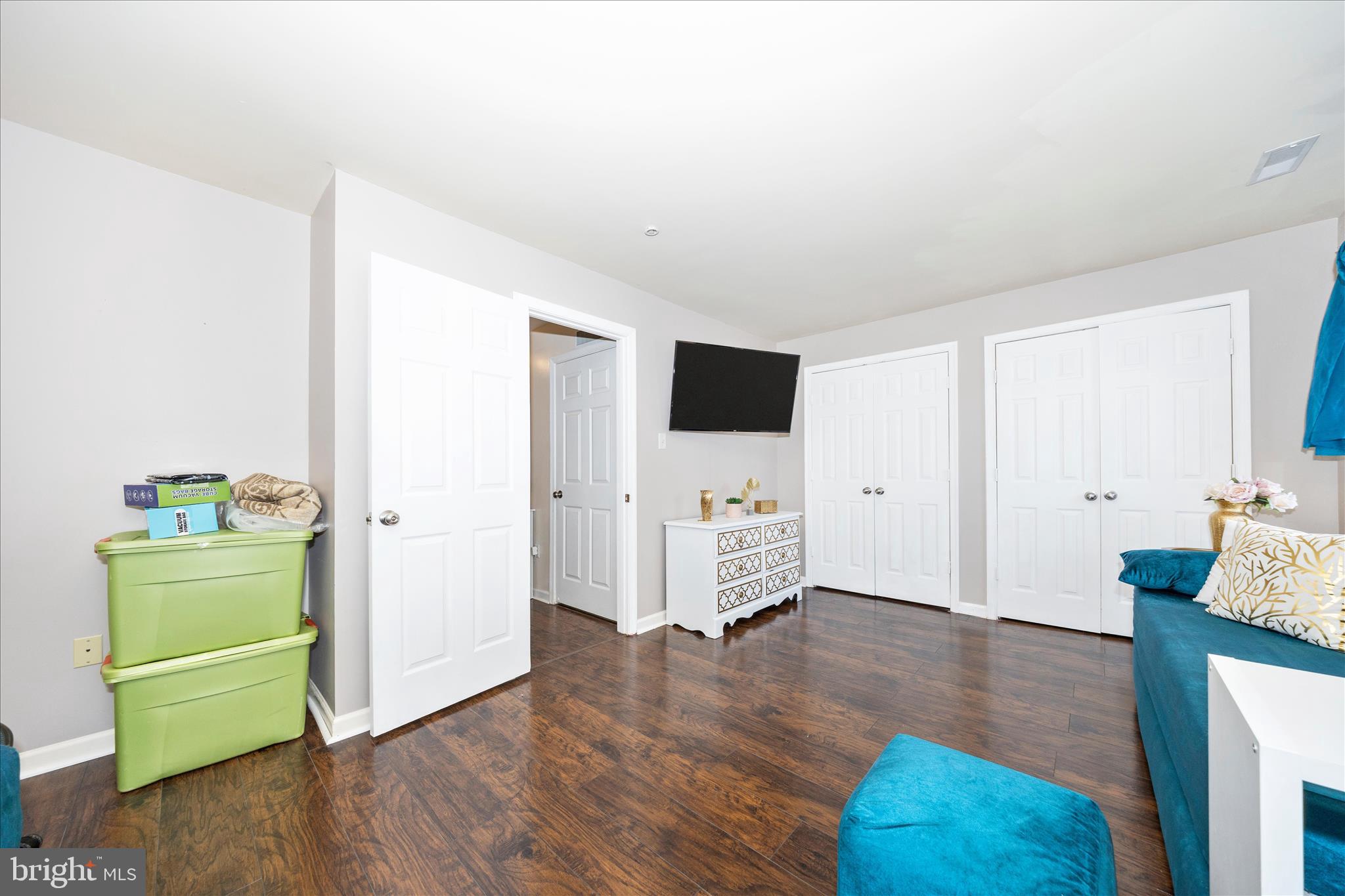 WESTVIEW CORPORATE CENTER - Residential