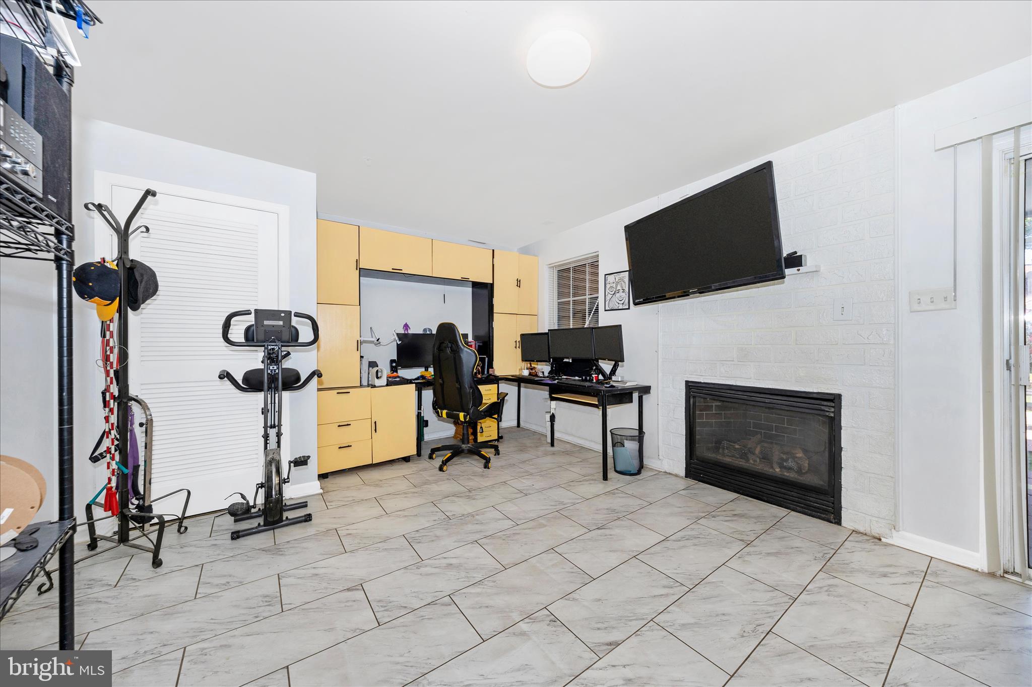 WESTVIEW CORPORATE CENTER - Residential