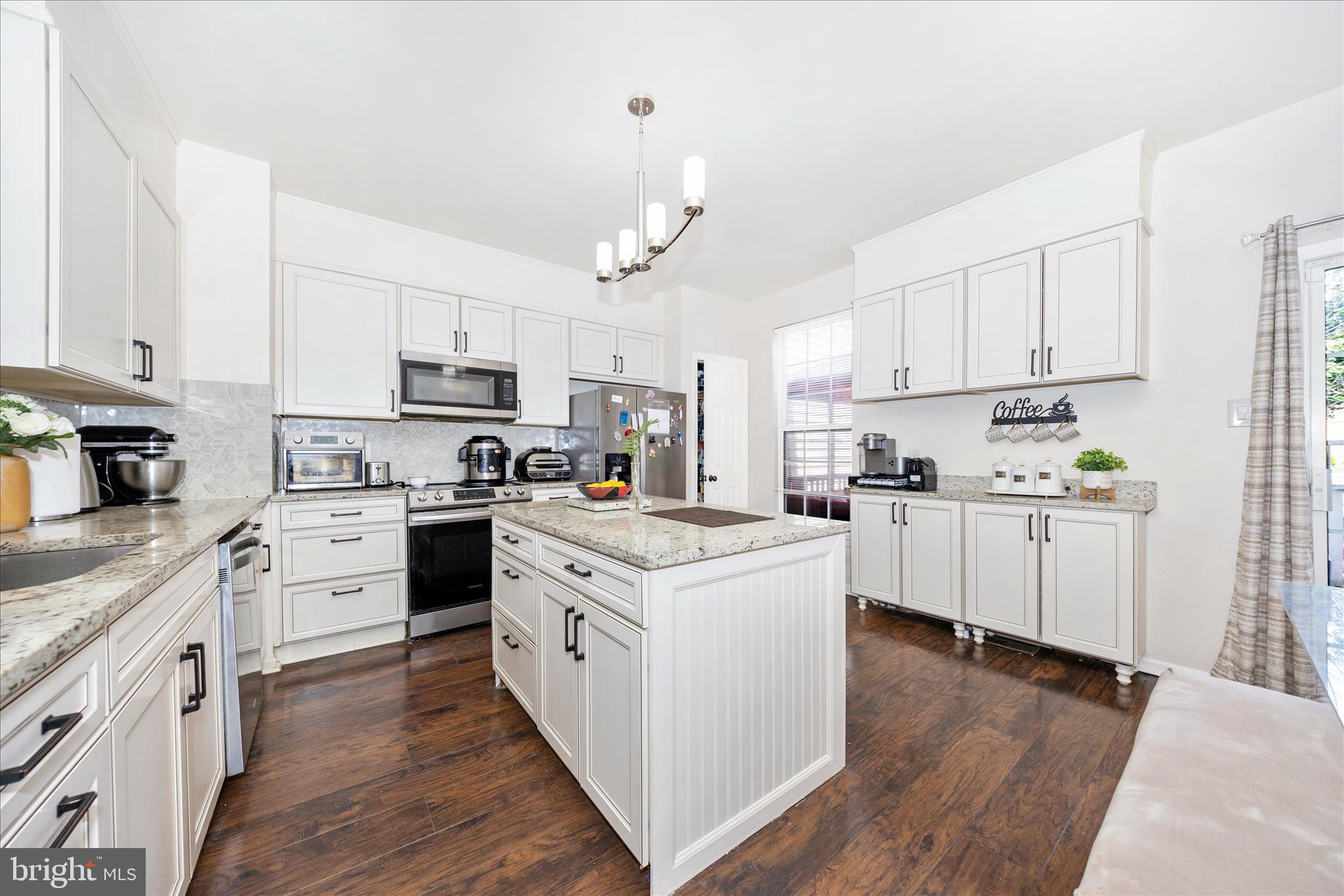 WESTVIEW CORPORATE CENTER - Residential