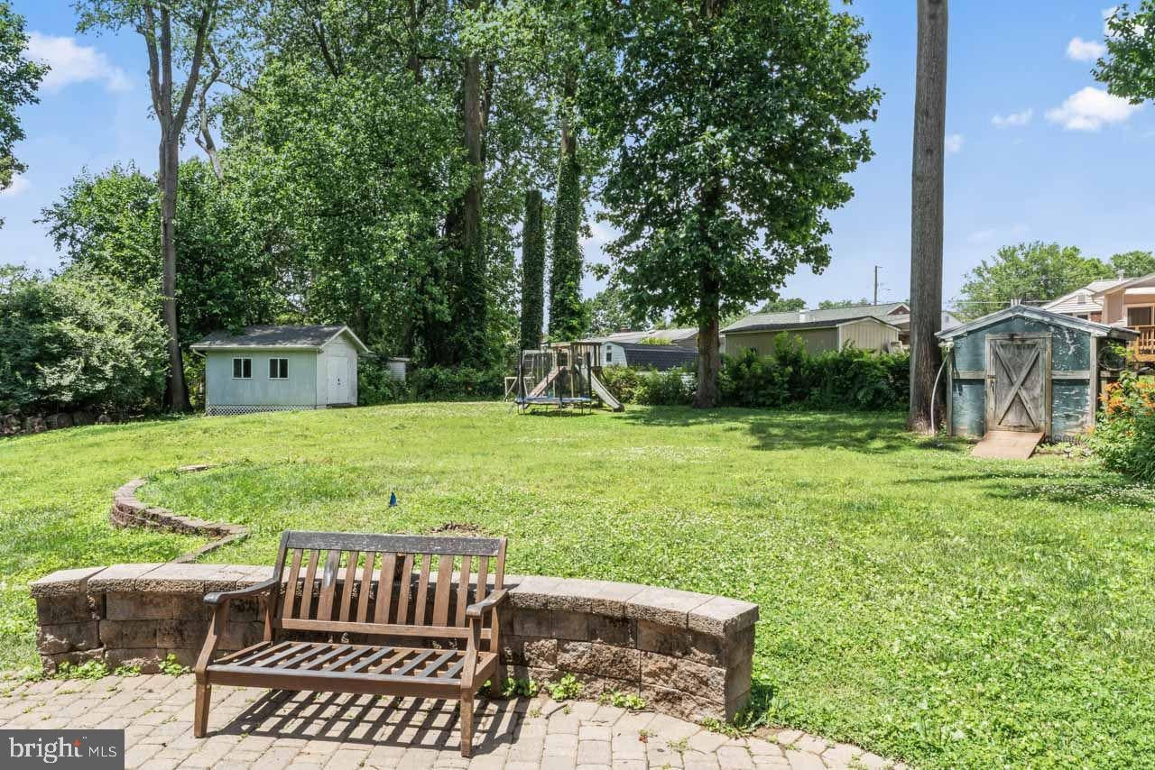 7312 POPLAR COURT