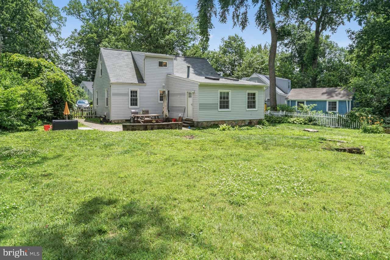 7312 POPLAR COURT