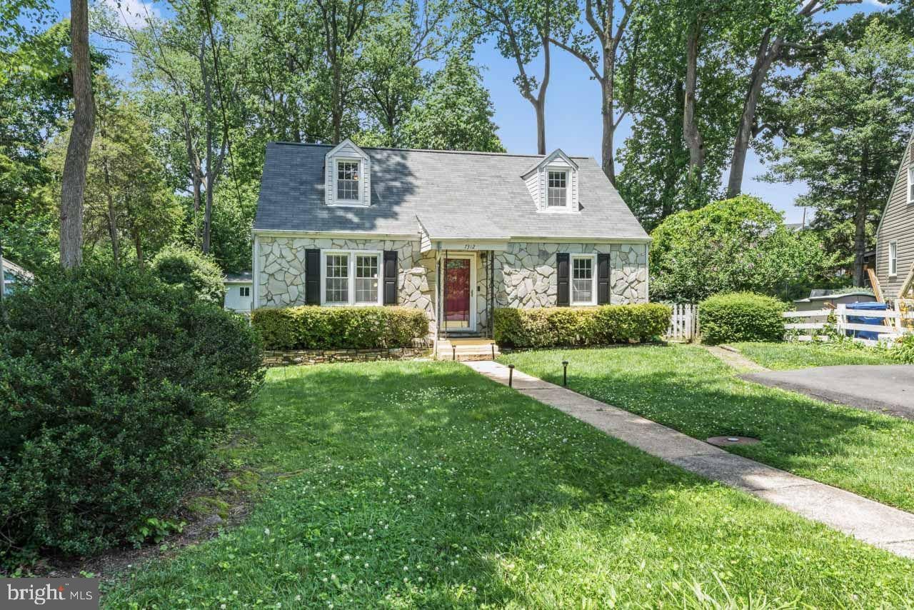 7312 POPLAR COURT