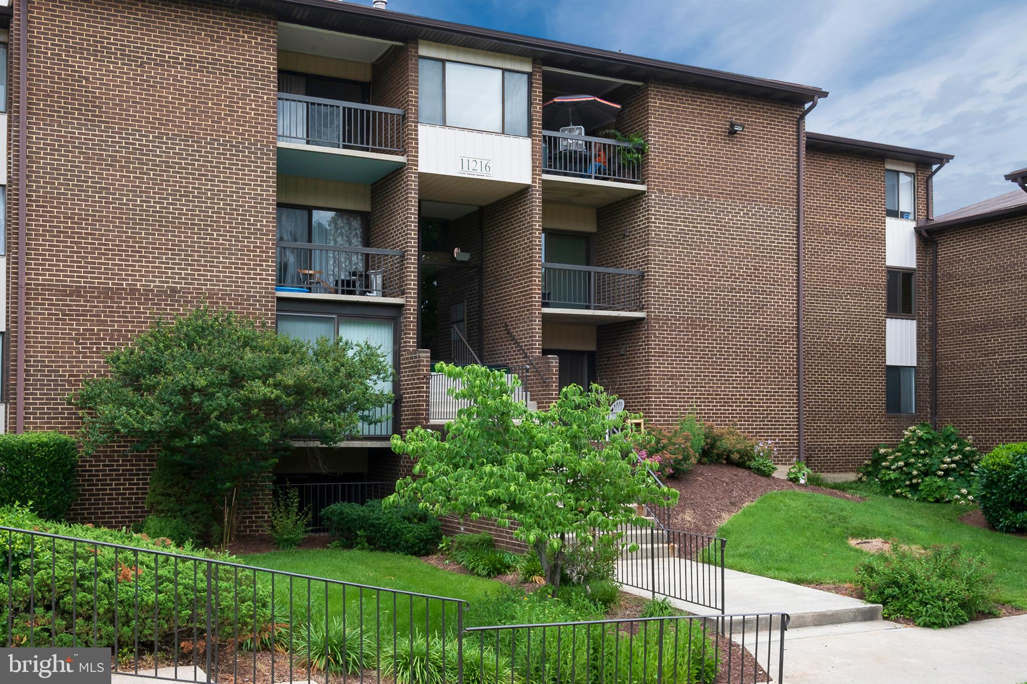 CHERRY GLEN CONDOS - Residential