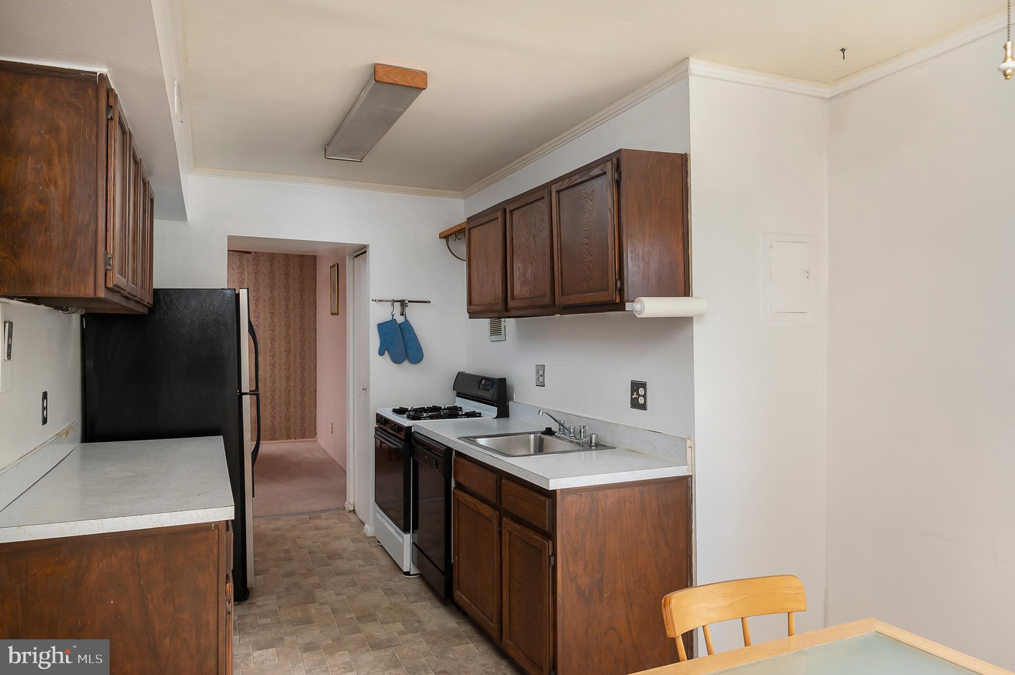 CHERRY GLEN CONDOS - Residential