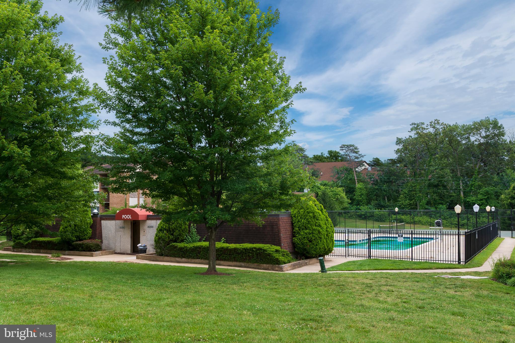 CHERRY GLEN CONDOS - Residential