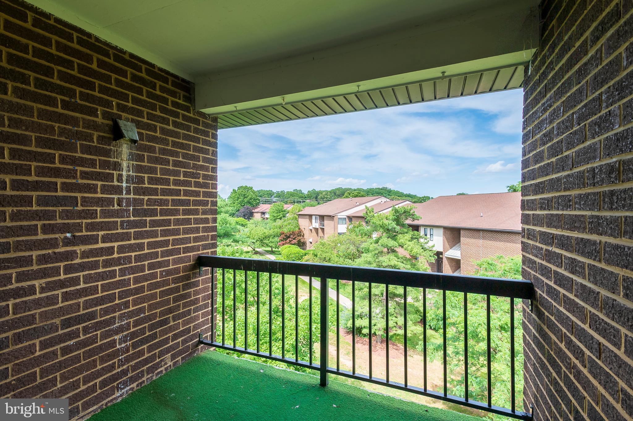 CHERRY GLEN CONDOS - Residential