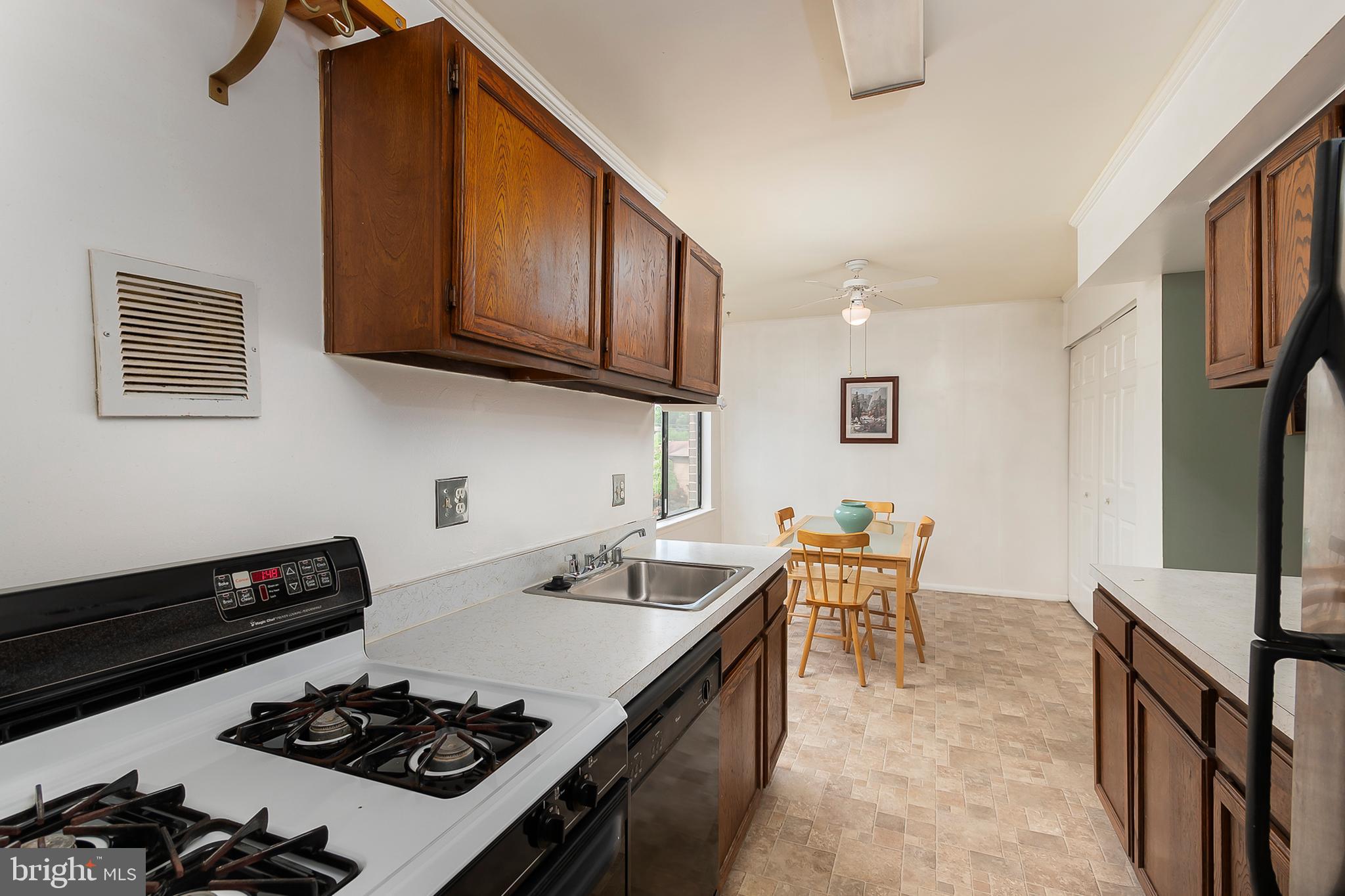 CHERRY GLEN CONDOS - Residential