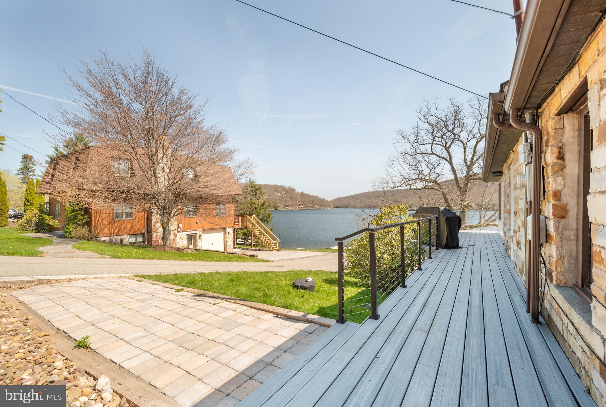 GARRETT HIGHWAY - Residential