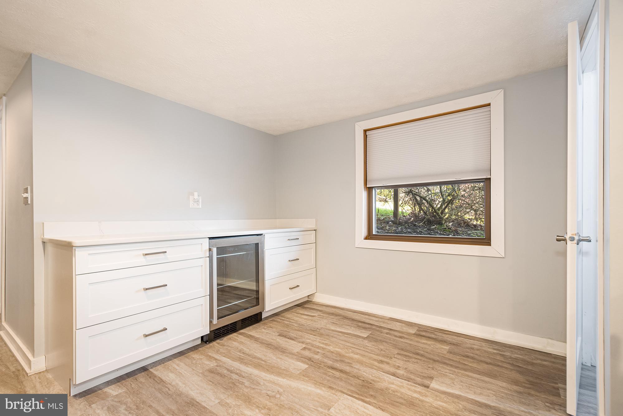 GARRETT HIGHWAY - Residential