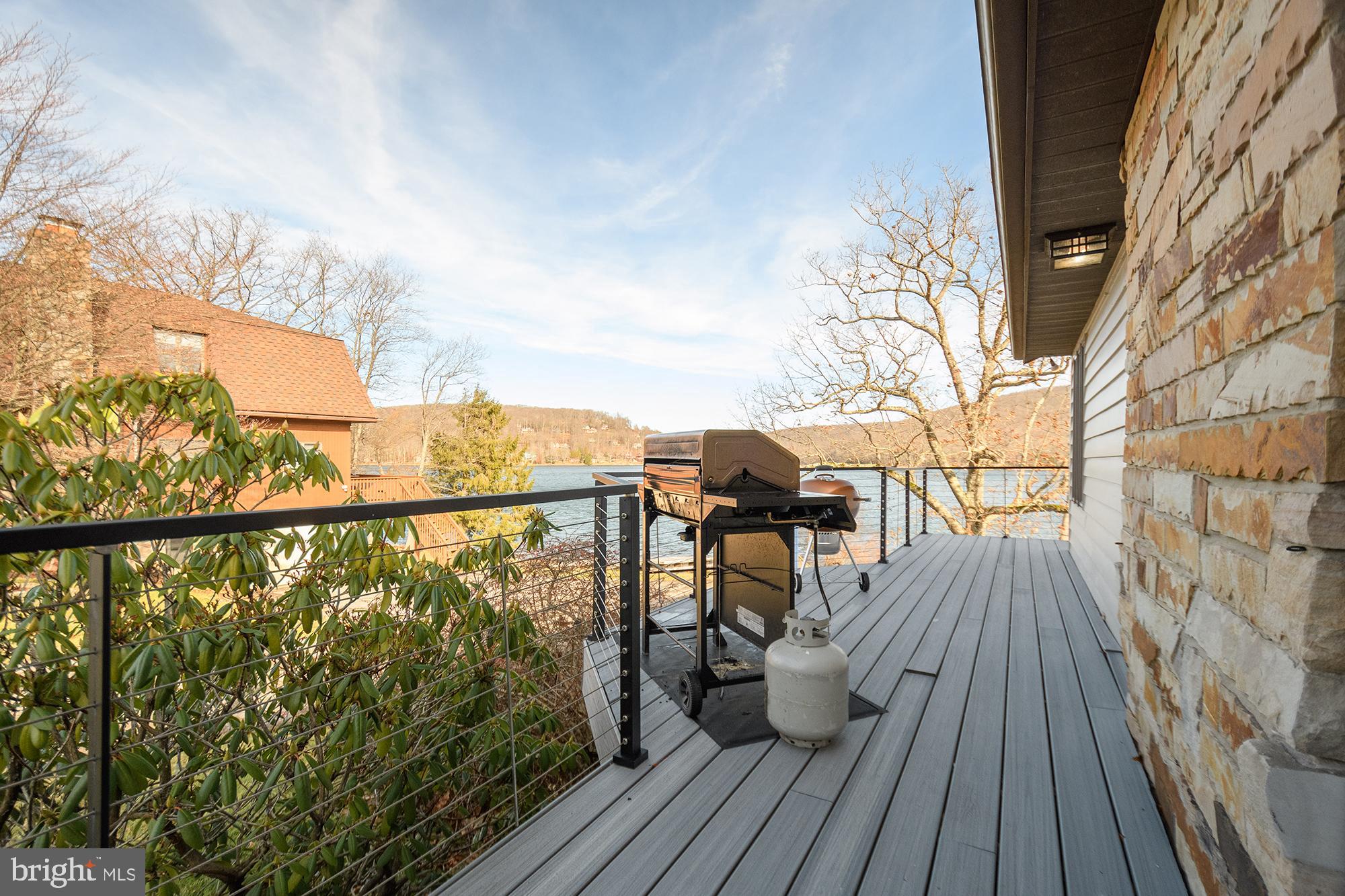 GARRETT HIGHWAY - Residential