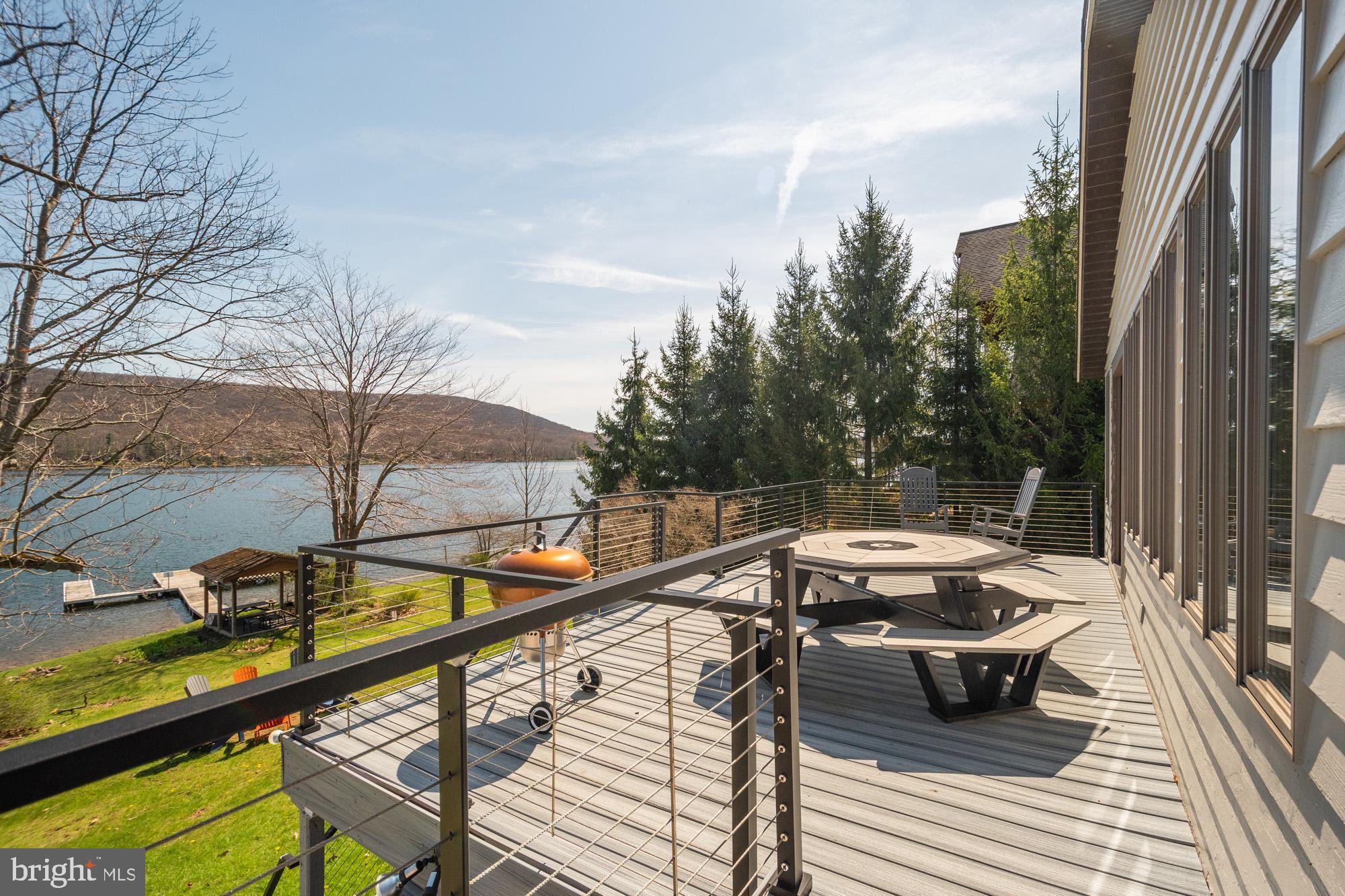 GARRETT HIGHWAY - Residential