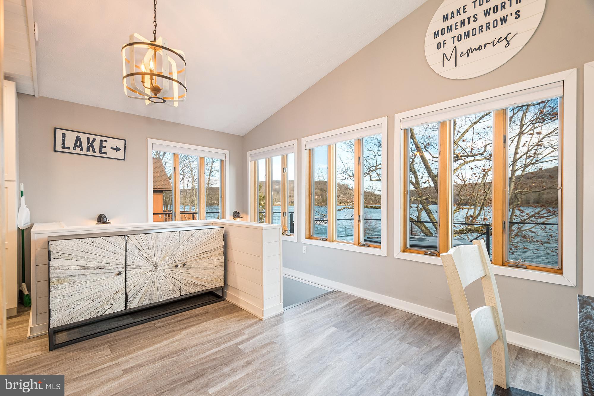 GARRETT HIGHWAY - Residential