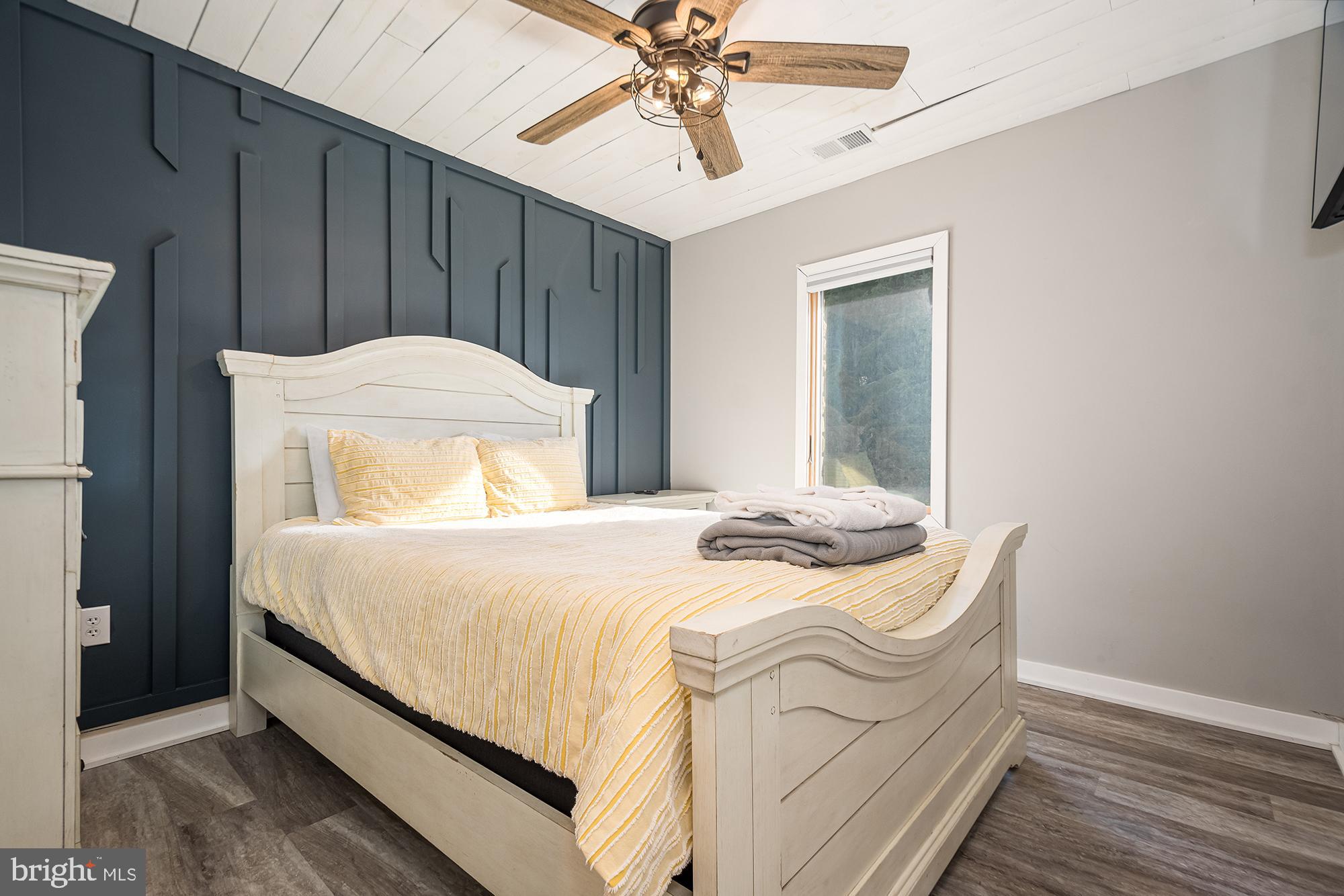 GARRETT HIGHWAY - Residential