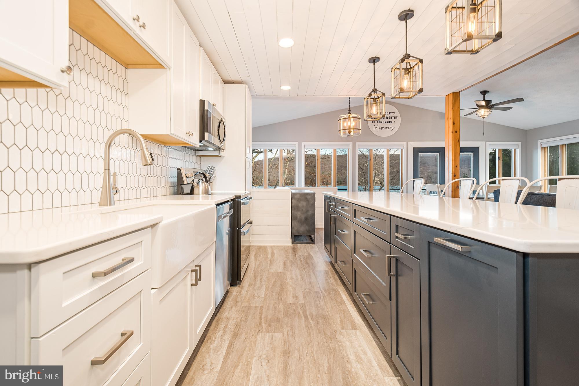 GARRETT HIGHWAY - Residential