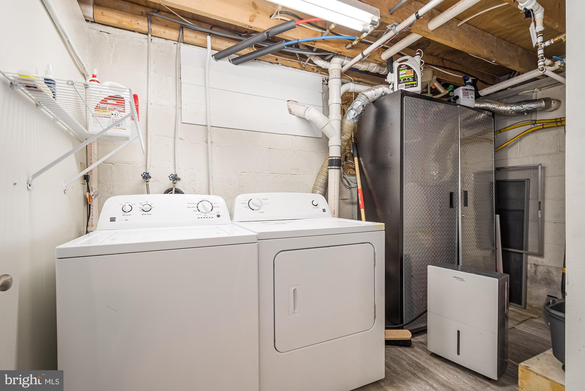 GARRETT HIGHWAY - Residential