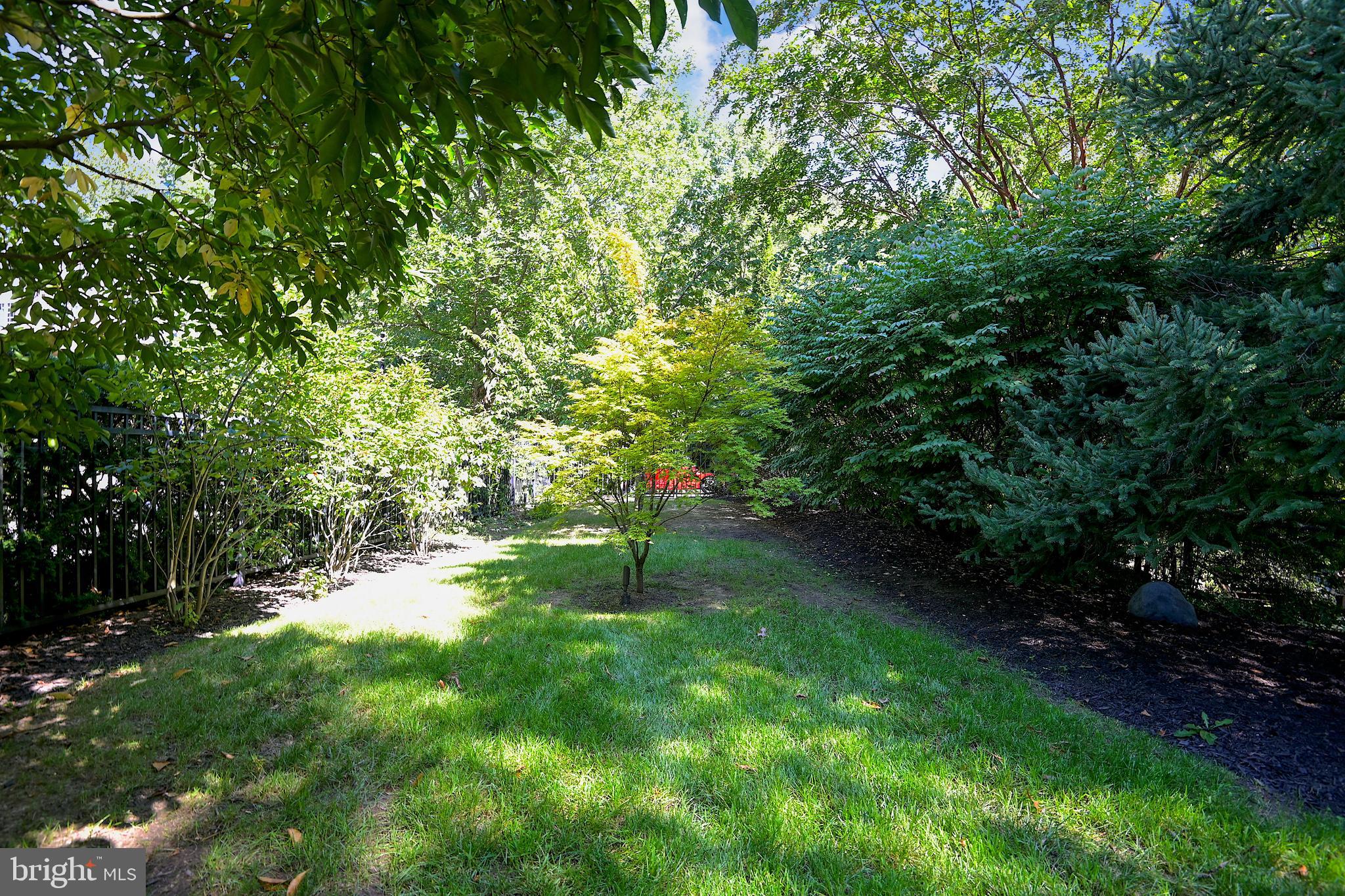 ROLAND PARK - Residential